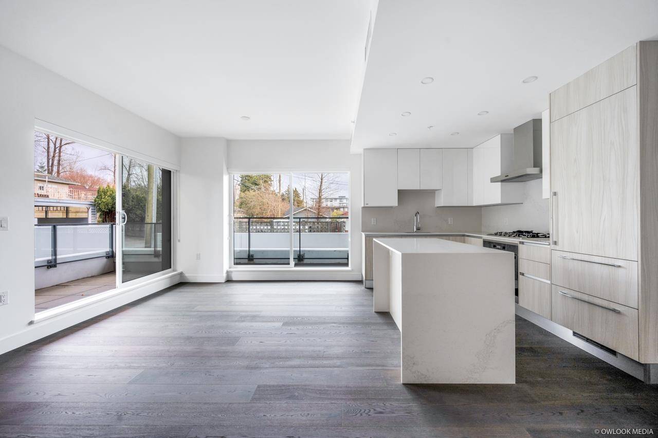 Vancouver, BC V5X 1X4,477 W 59th AVE #105