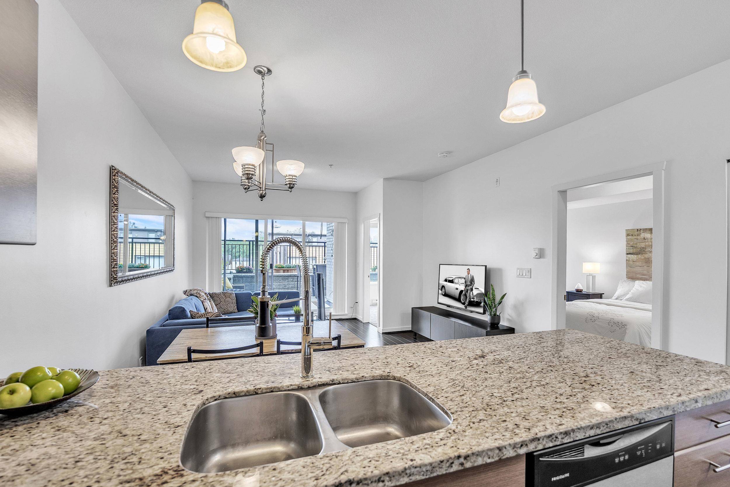 Vancouver, BC V5N 0E5,2239 Kingsway BLVD #205