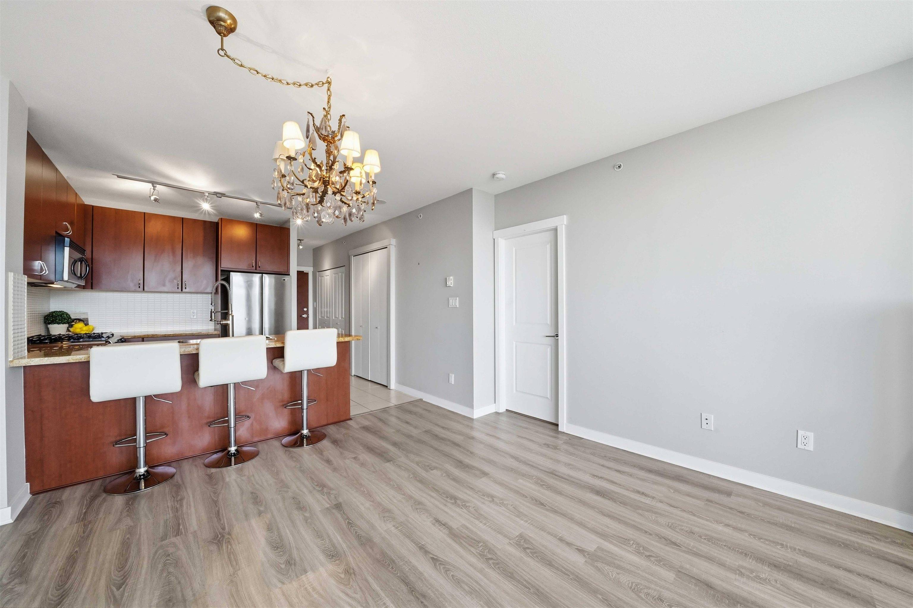 Burnaby, BC V5A 4Z1,9266 University CRES #1107