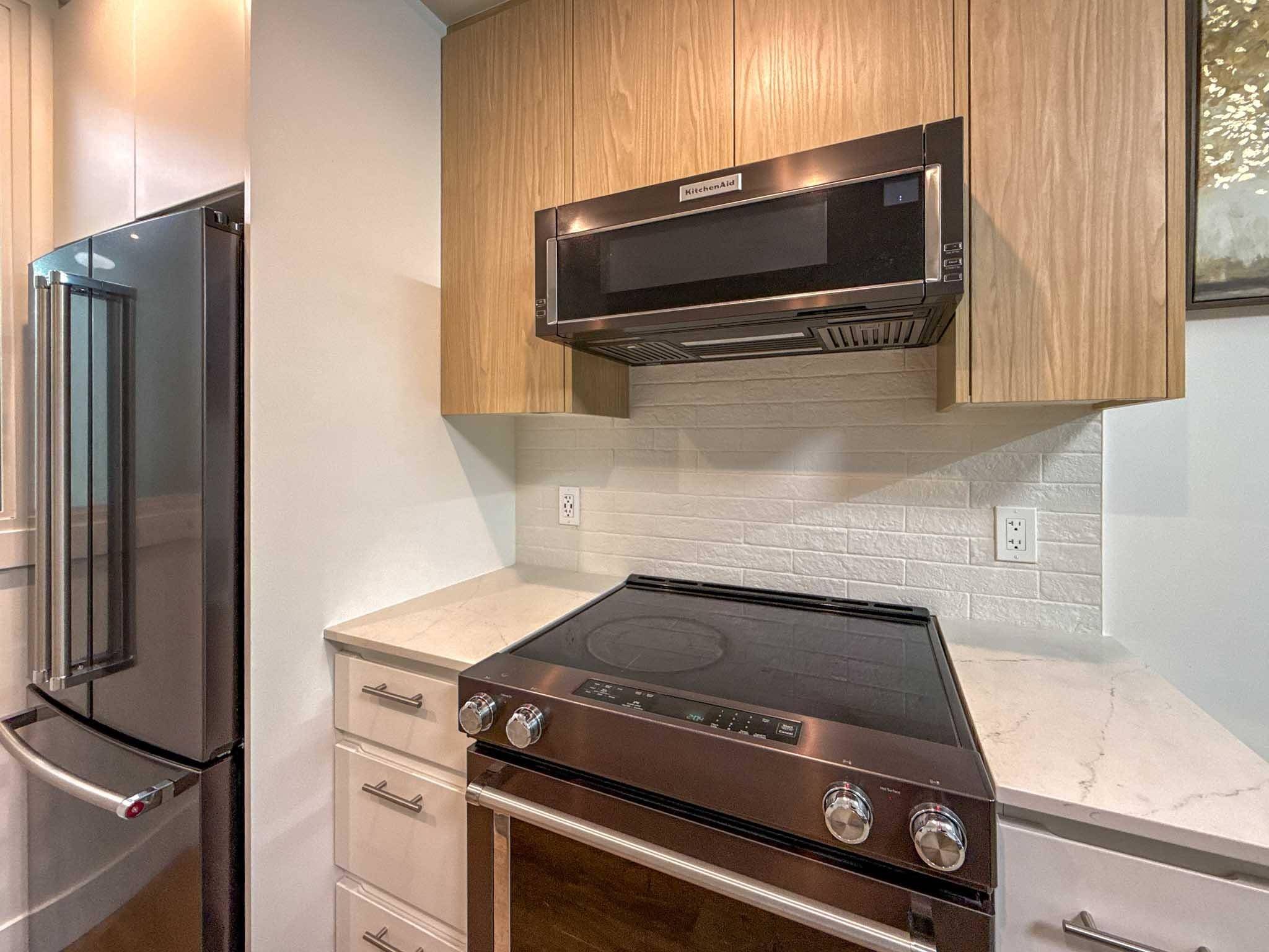 Port Coquitlam, BC V3C 3B1,2180 Kelly AVE #1211