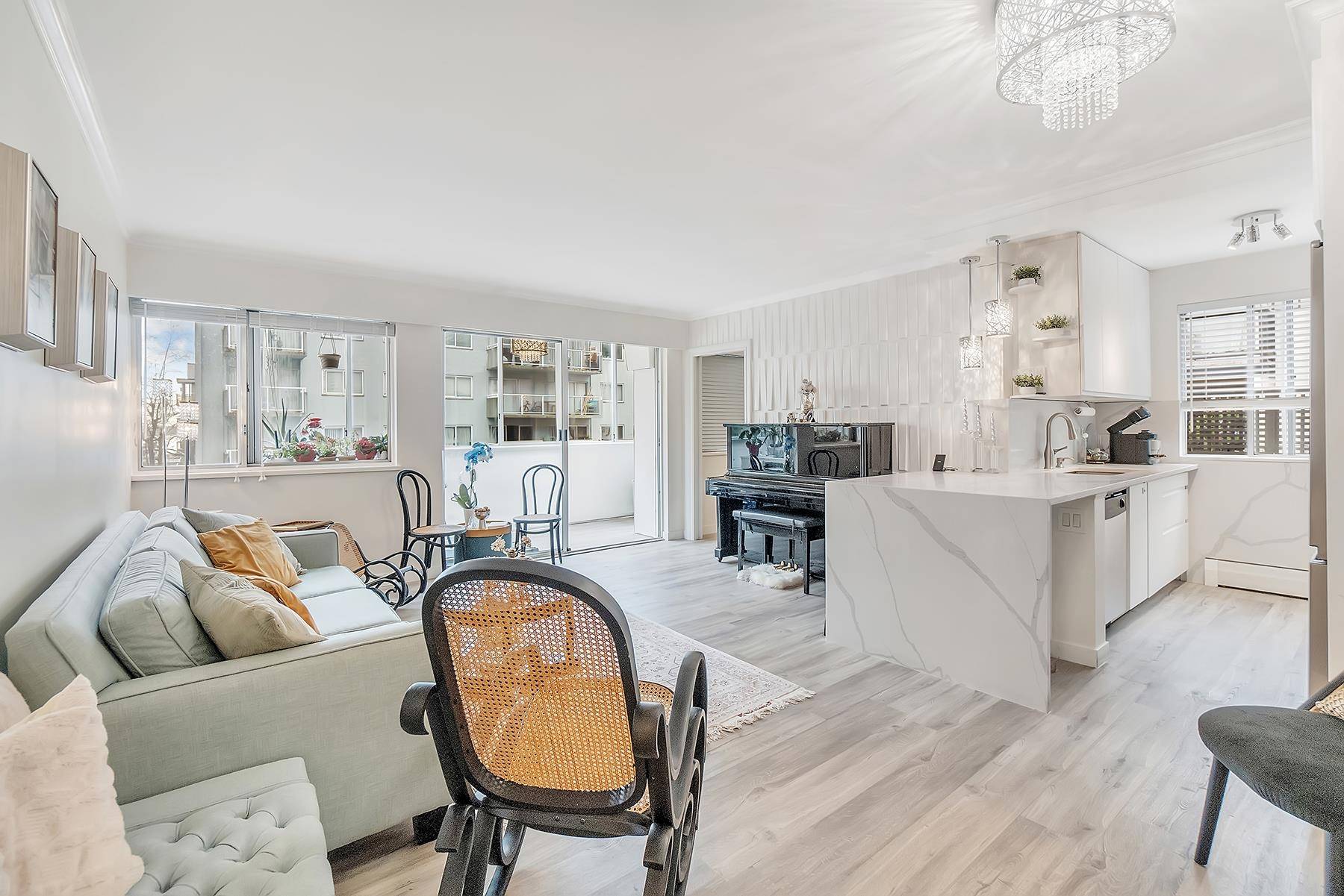 West Vancouver, BC V7V 1R8,1750 Esquimalt AVE #101