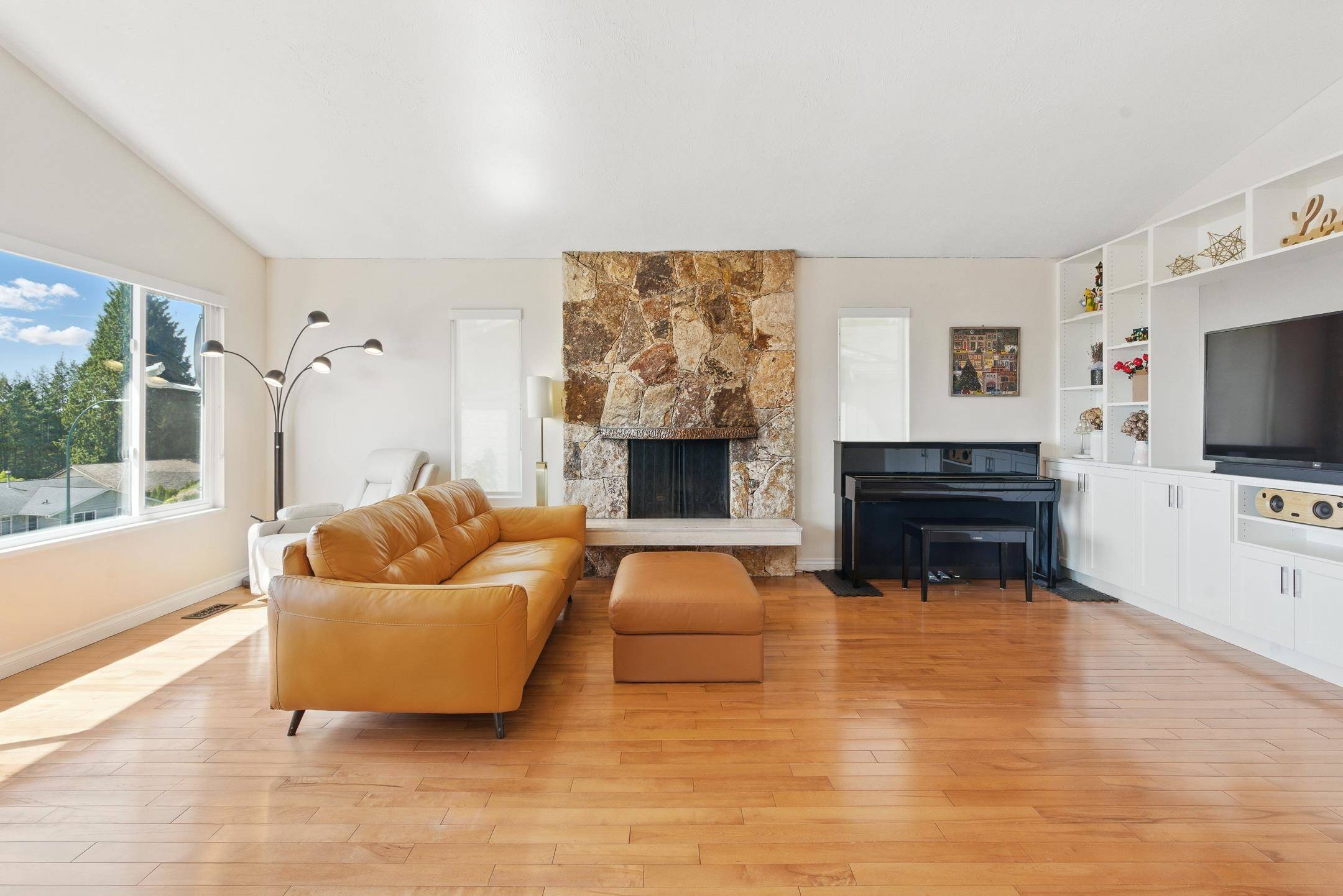 Coquitlam, BC V3K 5S3,2661 Rogate AVE