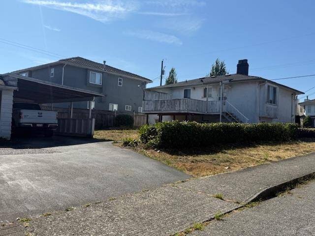 Burnaby, BC V3N 1W5,7790 15th AVE