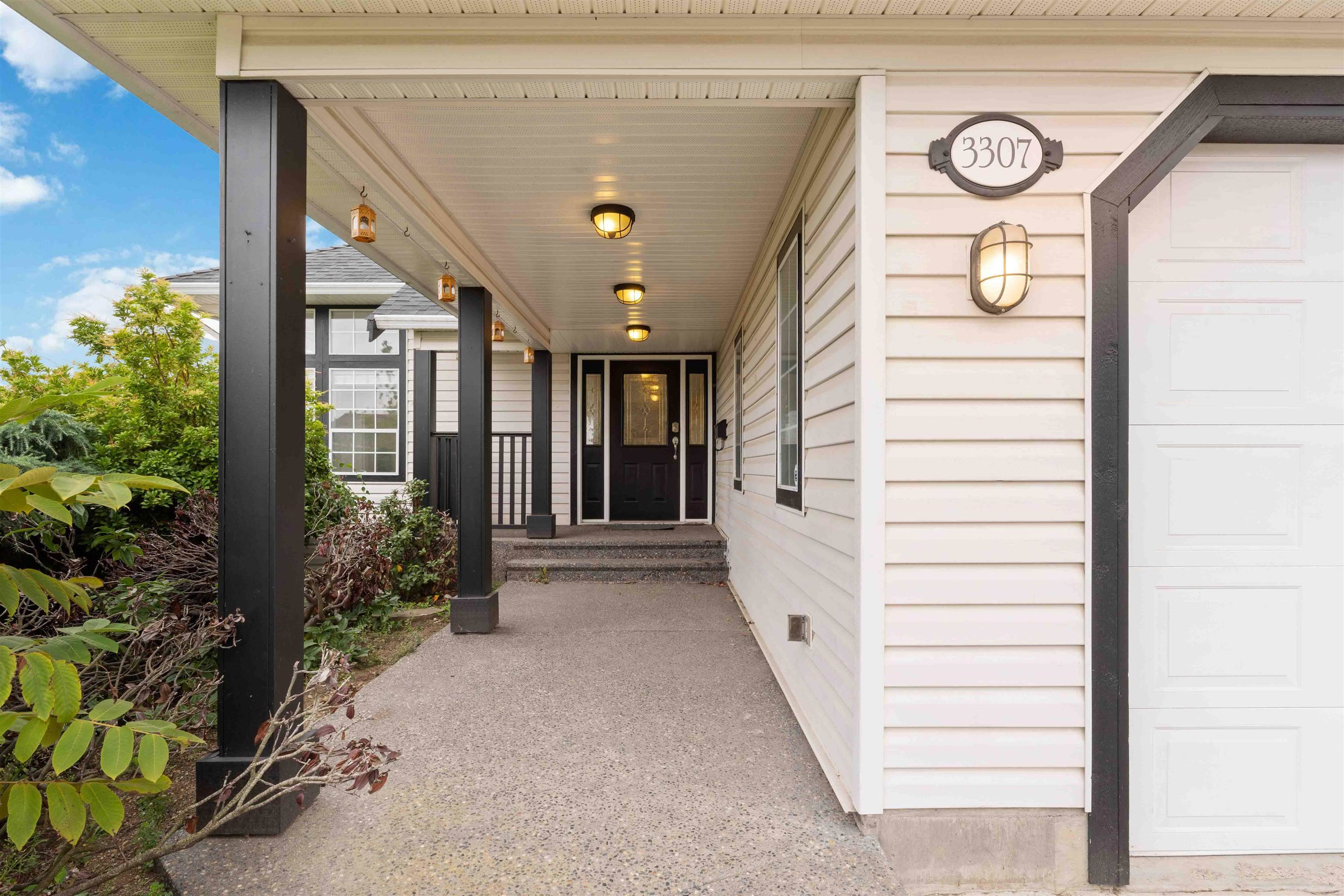 Abbotsford, BC V2T 5J7,3307 Rockhill PL