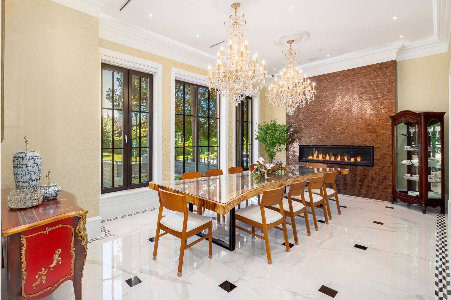 Vancouver, BC V6P 5H6,8483 Wiltshire ST