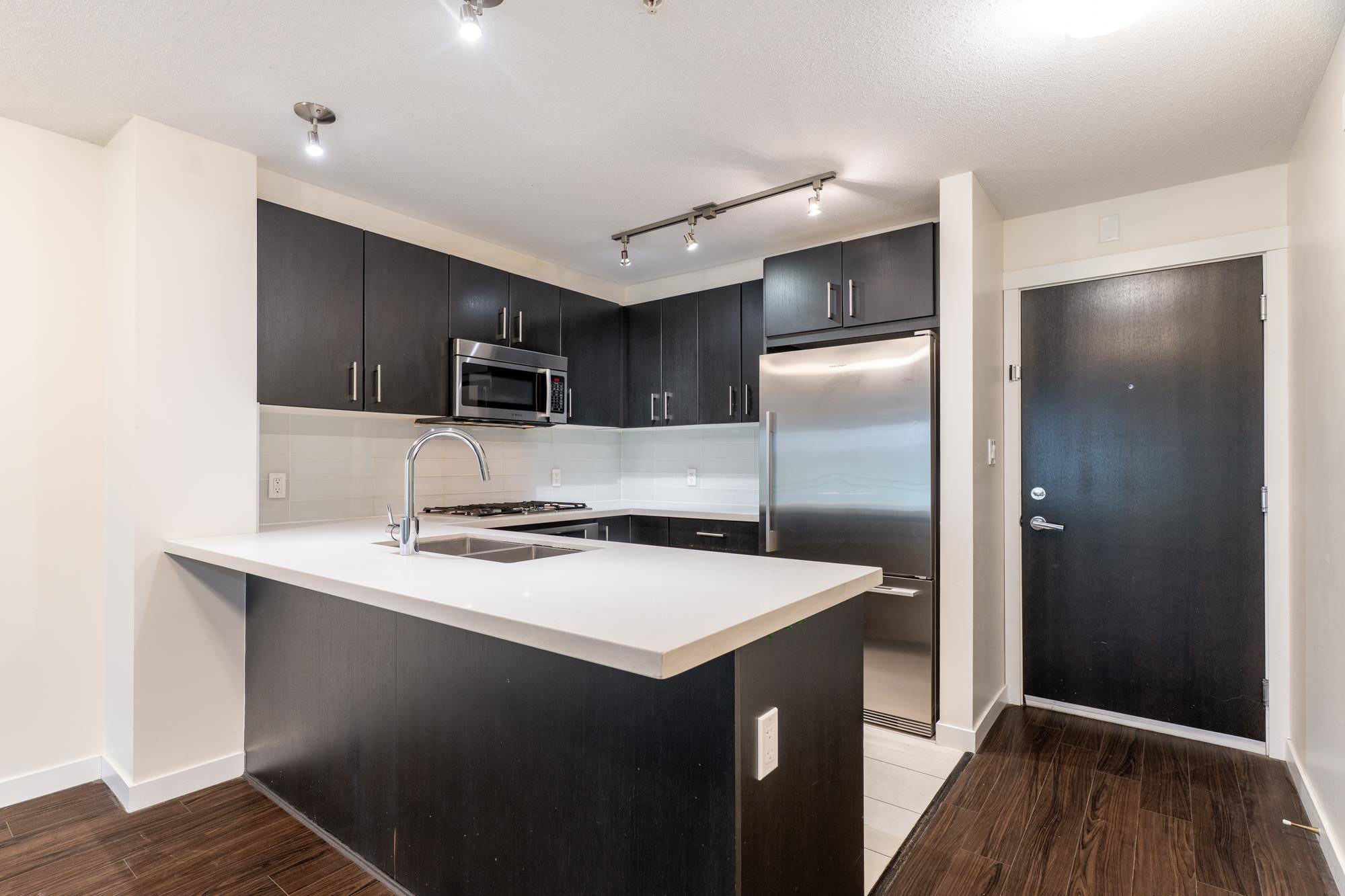 Vancouver, BC V5S 0A7,3133 Riverwalk AVE #207