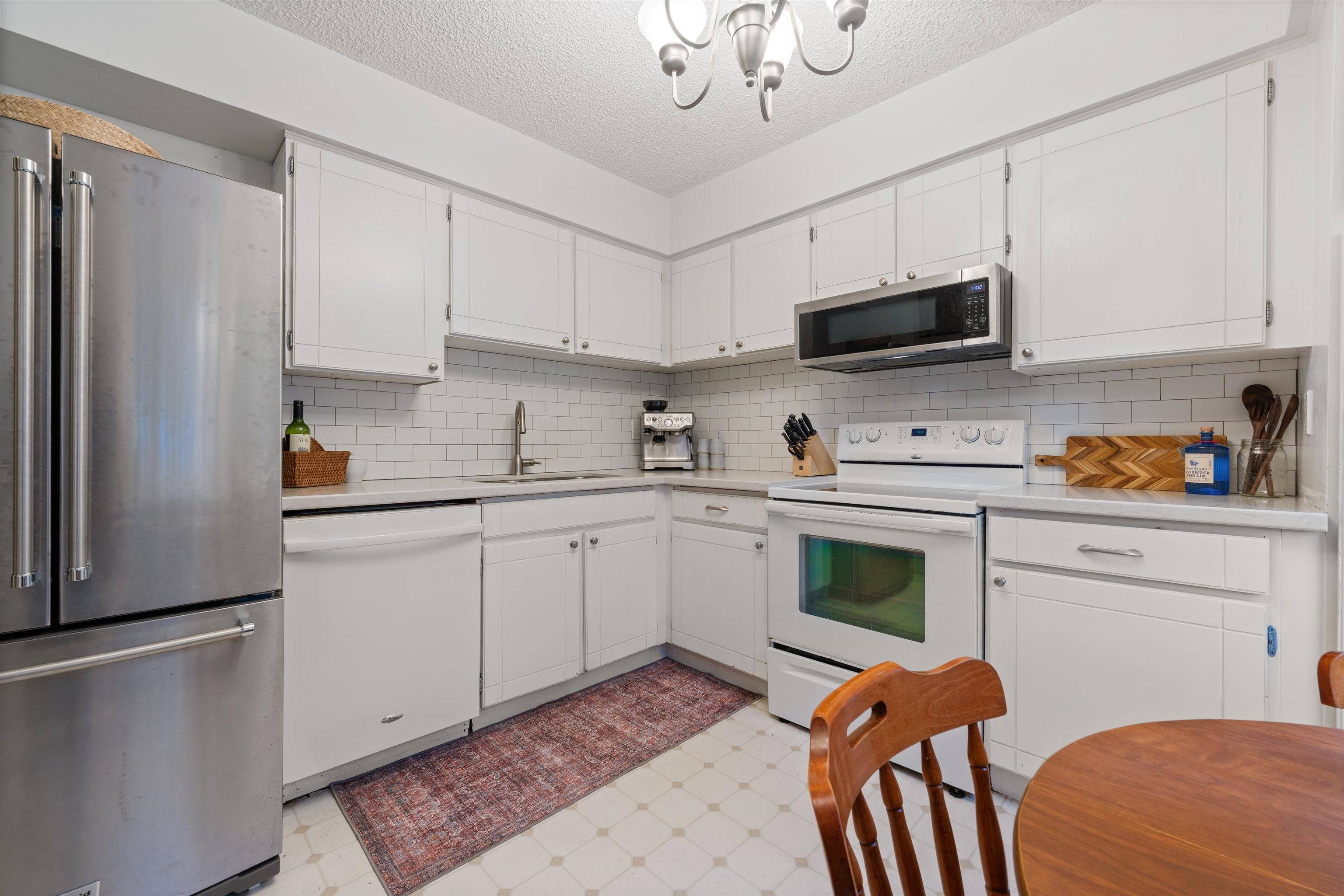 Port Moody, BC V3H 1S1,335A Evergreen DR