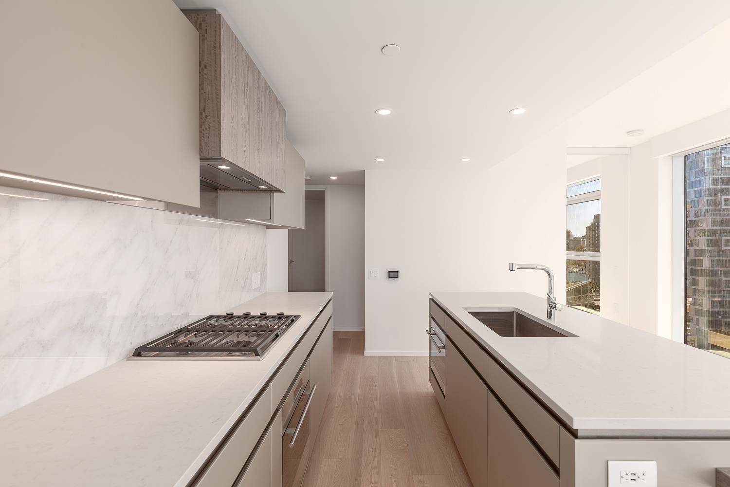 Vancouver, BC V6Z 1C3,889 Pacific ST #1403