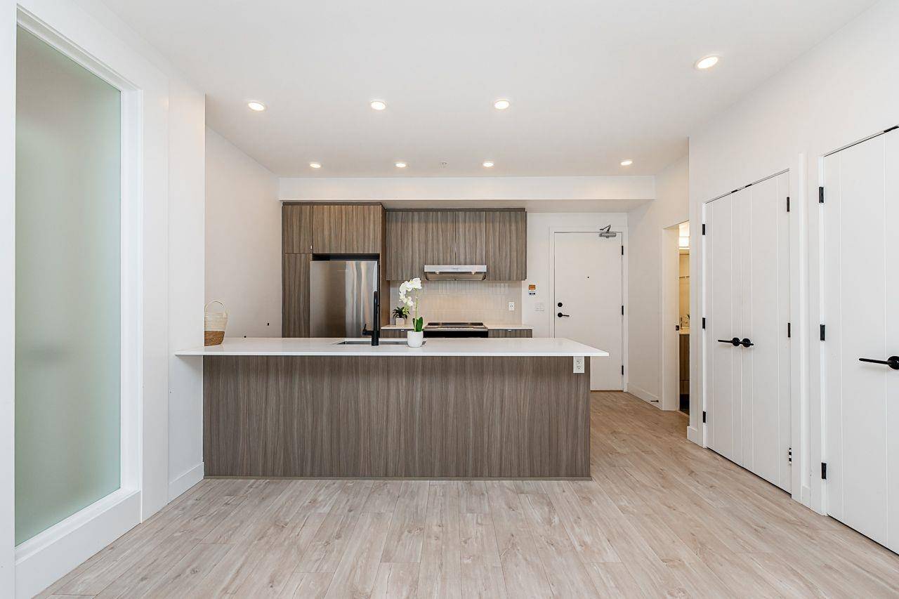 Abbotsford, BC V2S 0M6,32838 Landeau PL #512