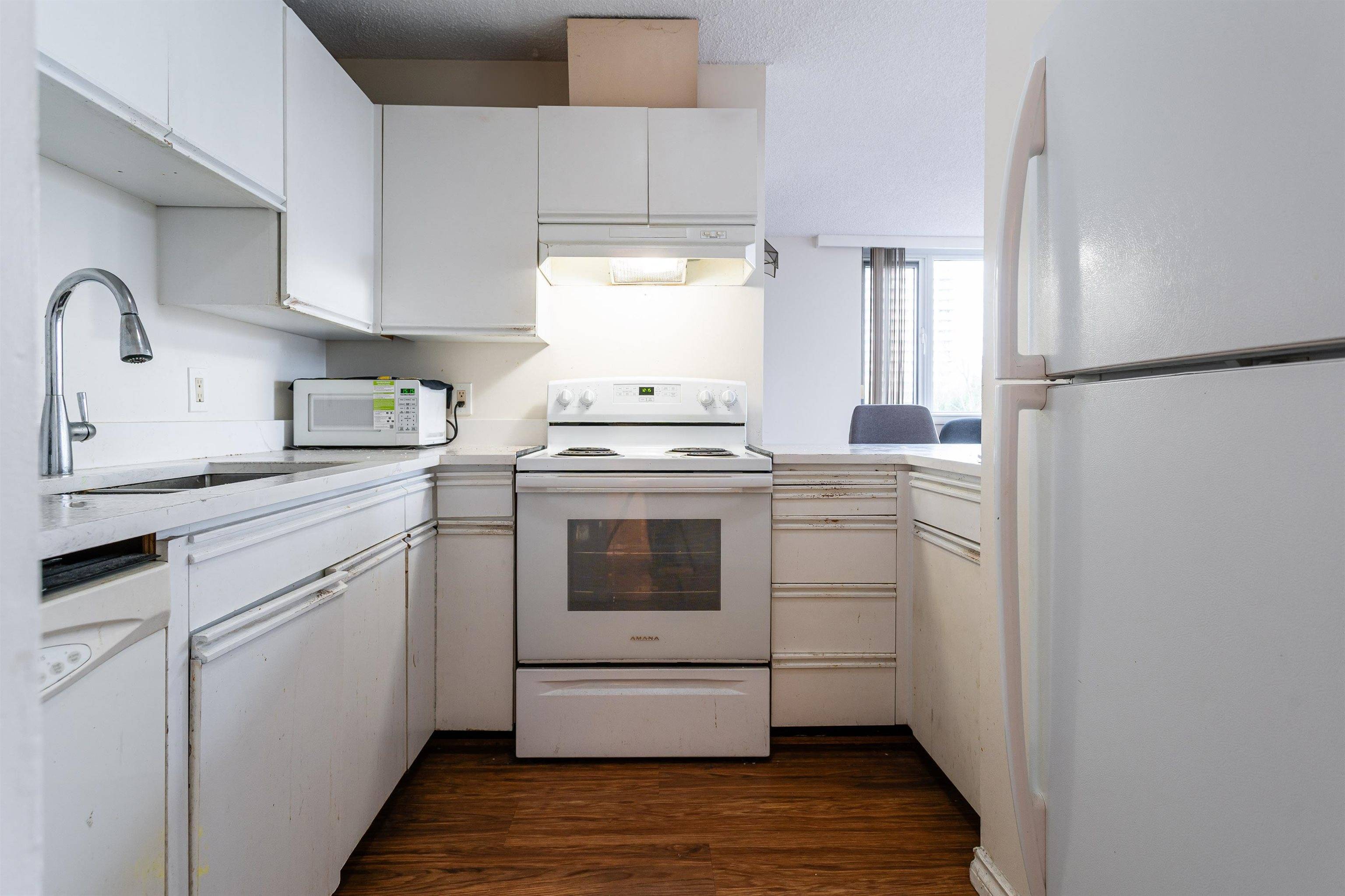 Burnaby, BC V3N 4S6,3980 Carrigan CT #606