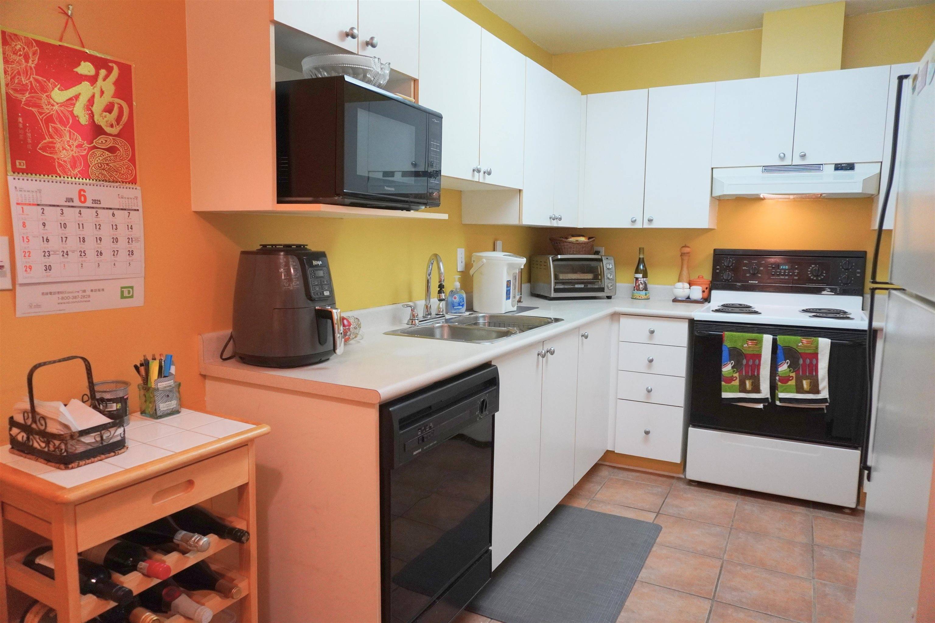 Pitt Meadows, BC V3Y 2N8,19034 Mcmyn RD #19