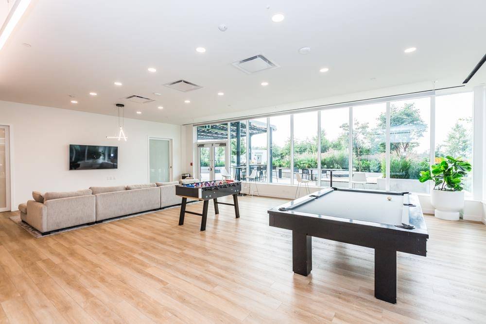 Coquitlam, BC V3K 0J1,318 Alderson AVE #1305