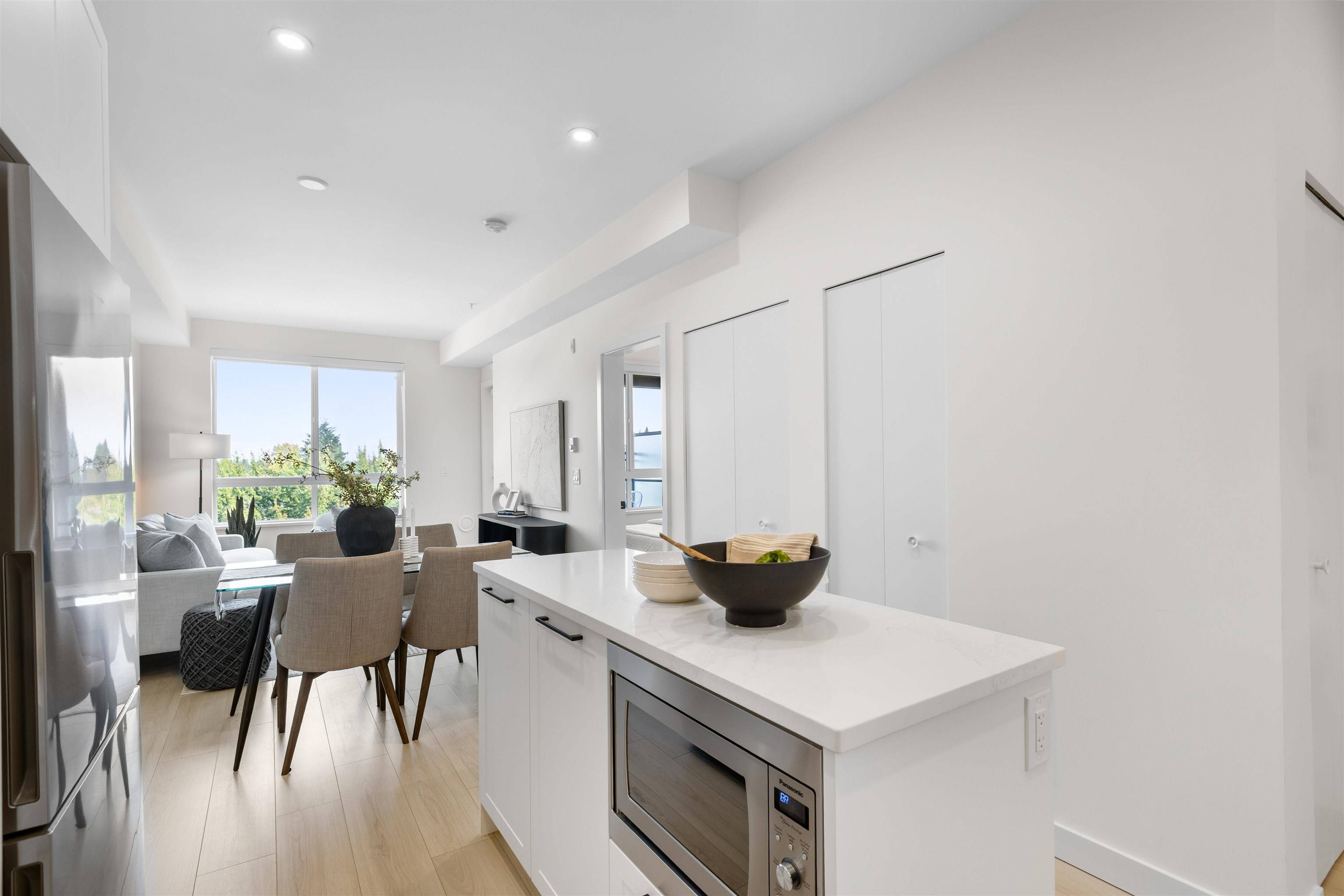 Abbotsford, BC V2T 0L3,32174 George Ferguson WAY #512