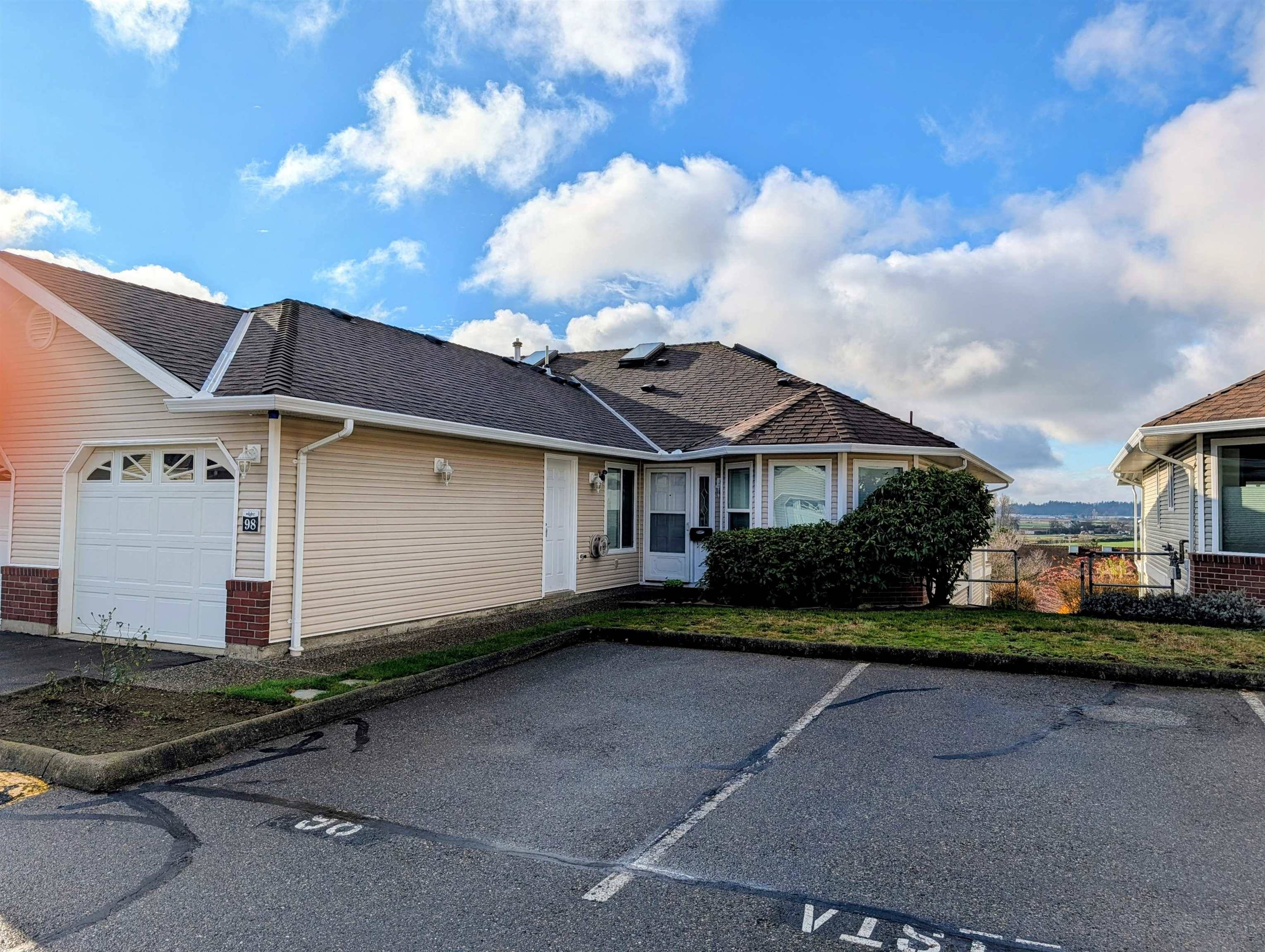 Abbotsford, BC V3G 1K9,1973 Winfield DR #98