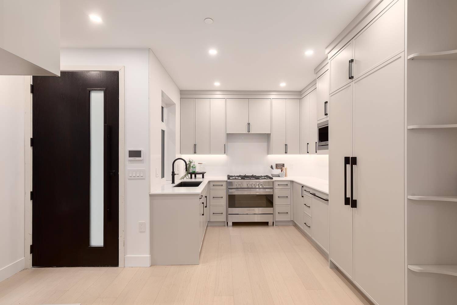 Vancouver, BC V6K 2T9,2976 W 13th AVE #3