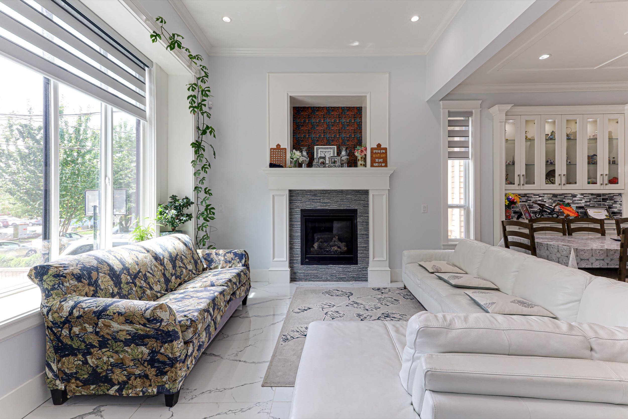 Surrey, BC V3W 0T2,12187 71 AVE