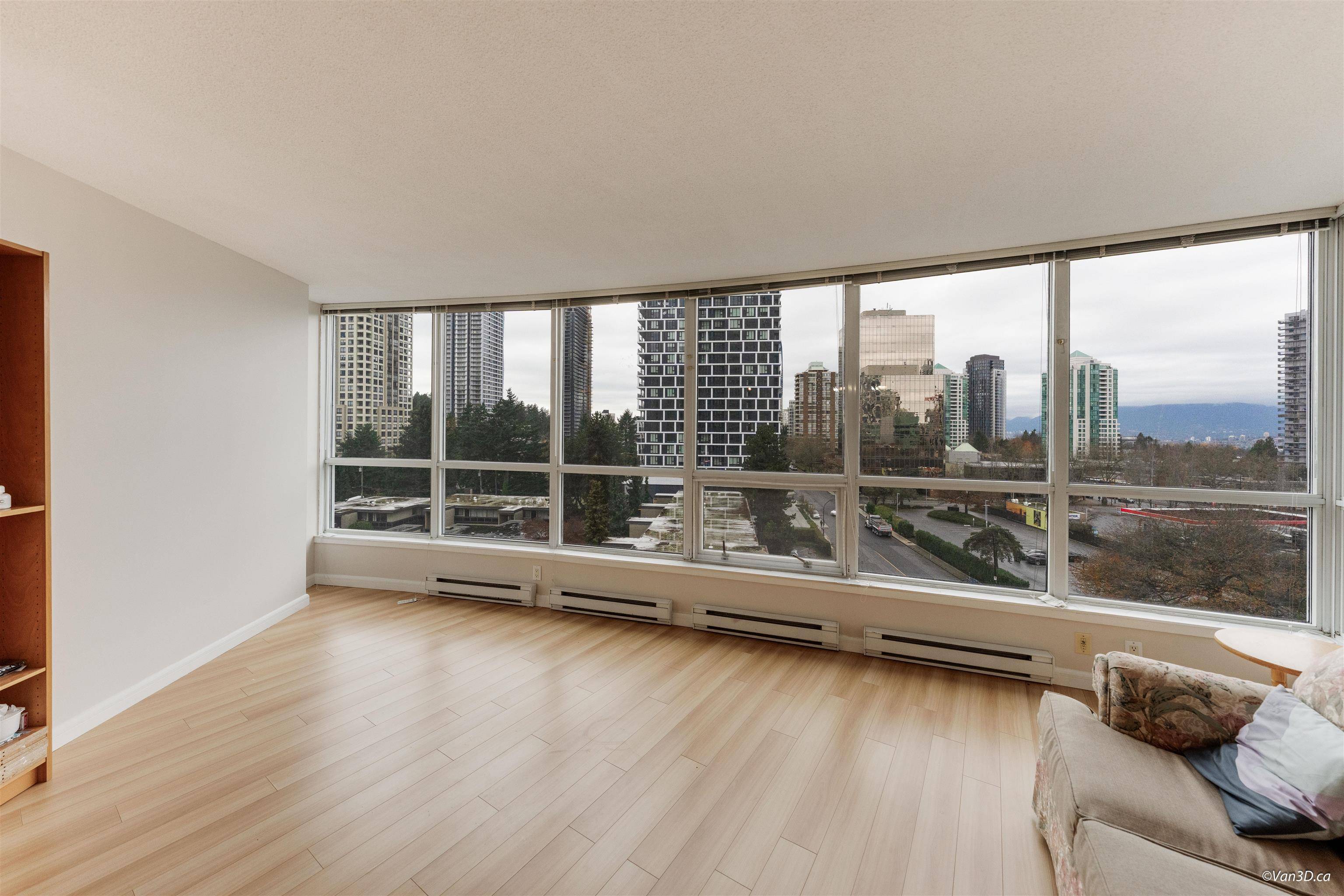 Burnaby, BC V5H 4V2,6088 Willingdon AVE #805