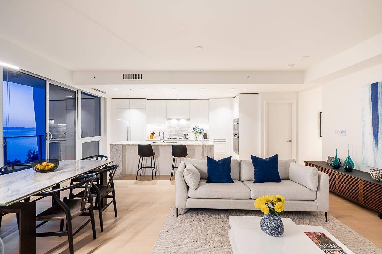 White Rock, BC V4B 0C2,1500 Martin ST #1805