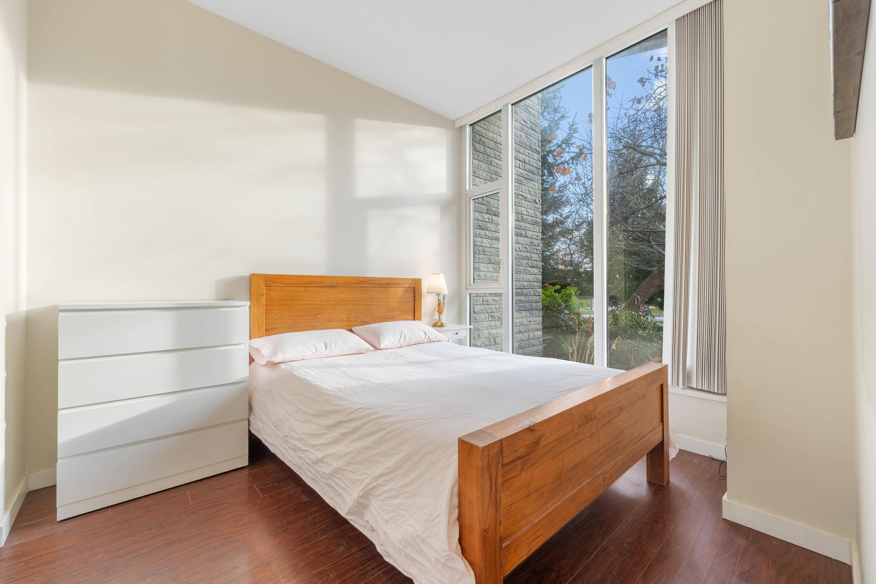 Burnaby, BC V5E 0B3,6688 Arcola ST #107