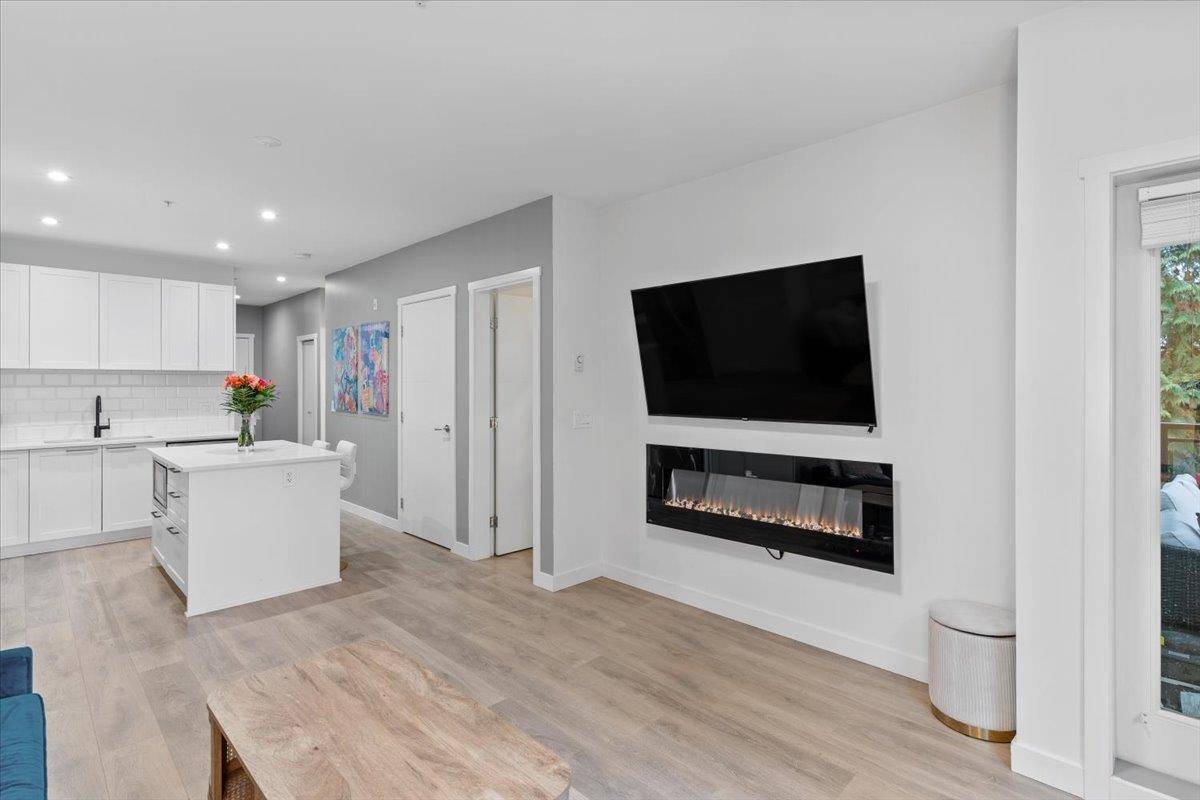 Langley, BC V3A 0N4,5415 Brydon CRES #309