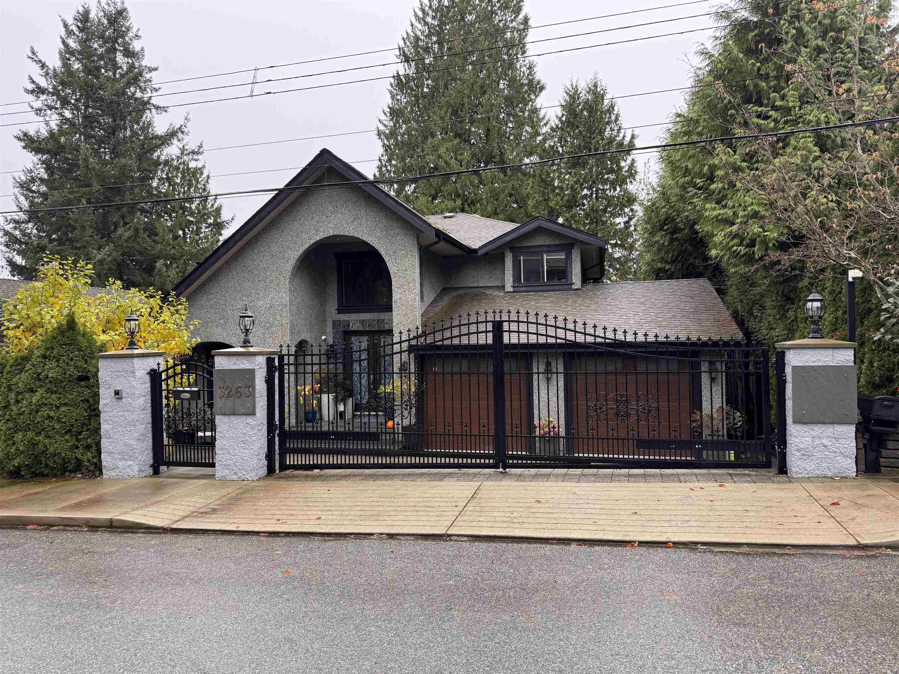 North Vancouver, BC V7N 3P2,3263 Norwood AVE