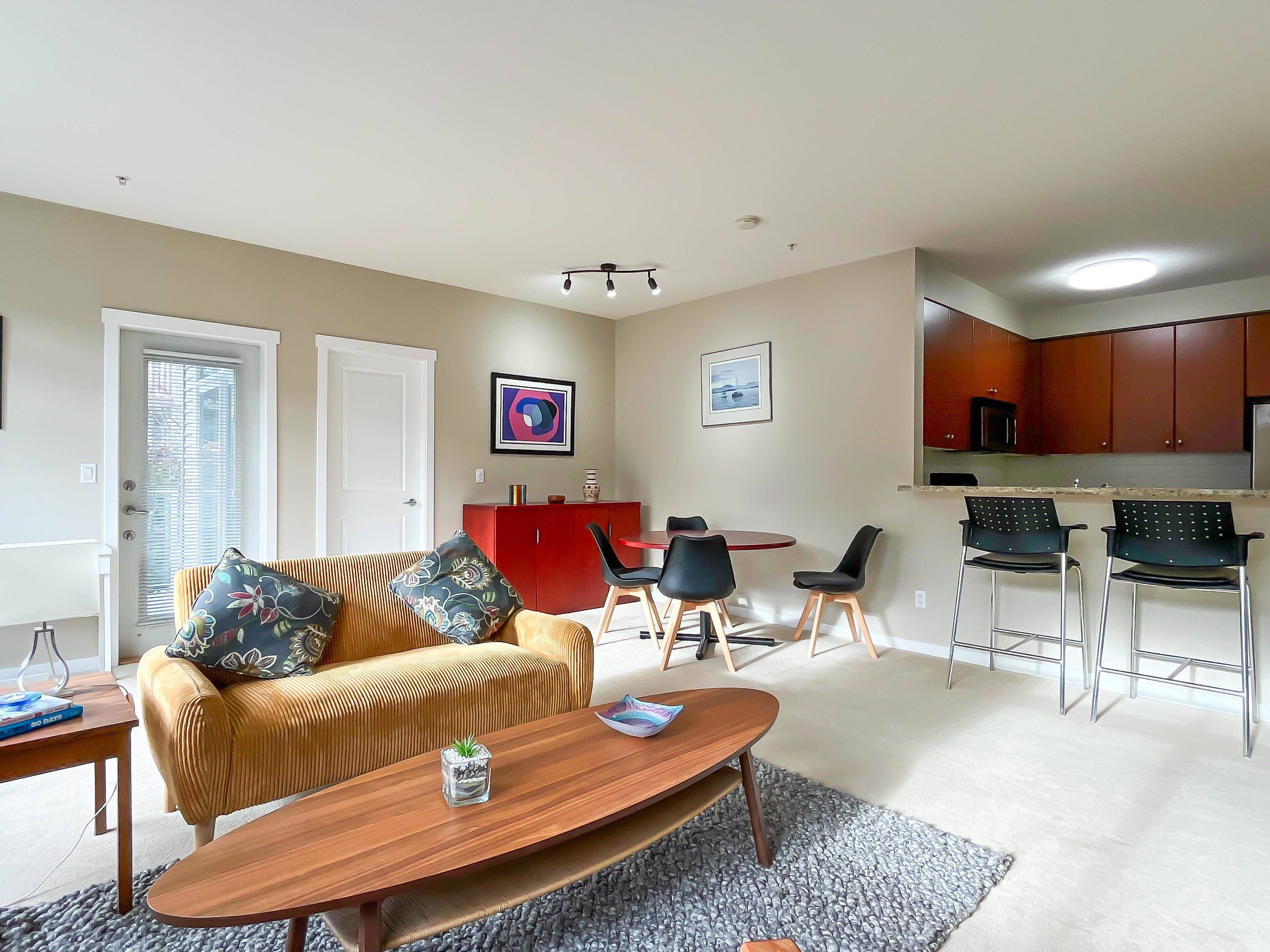 Surrey, BC V4A 1V4,15299 17a AVE #207