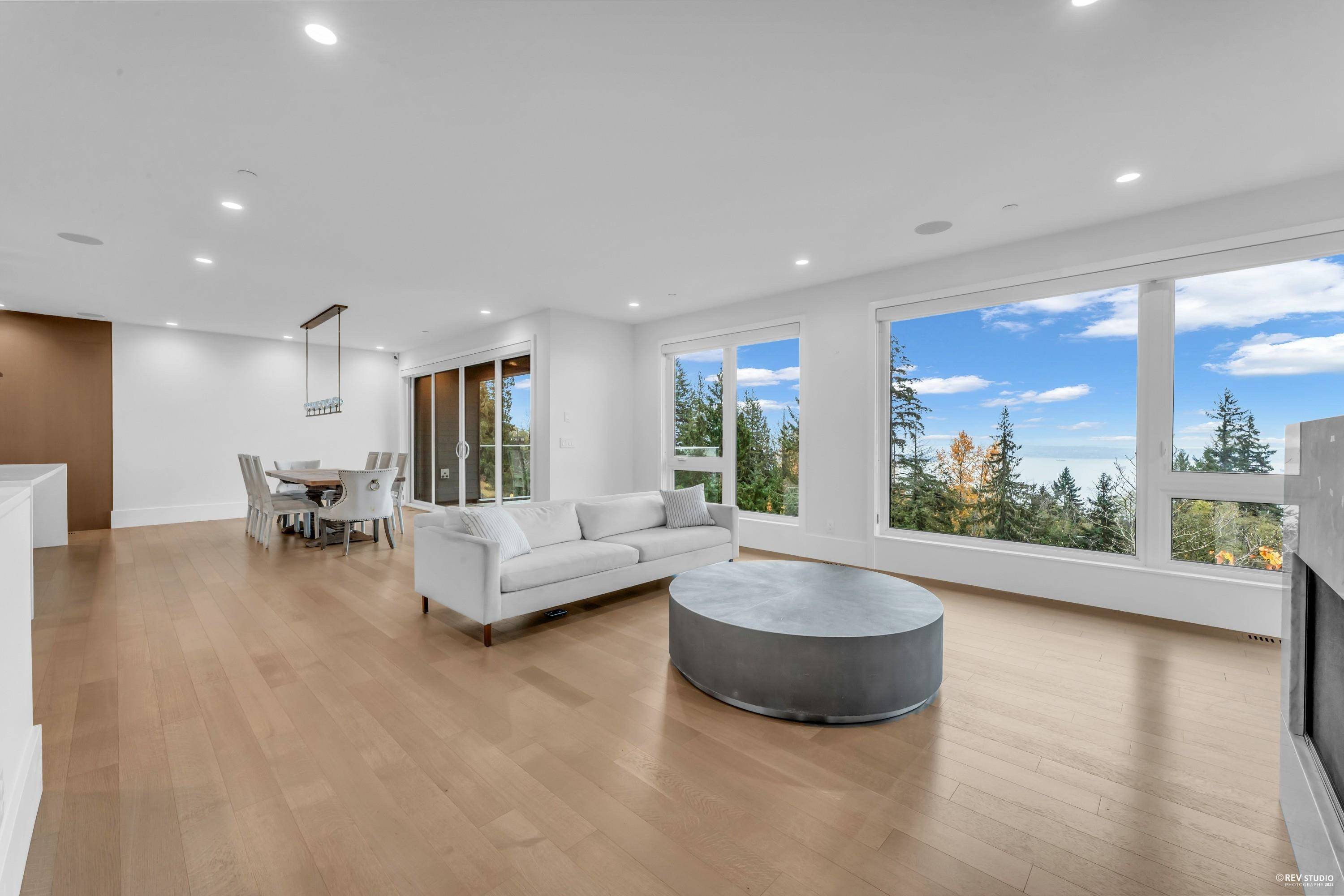 West Vancouver, BC V7S 0A9,3018 Burfield PL