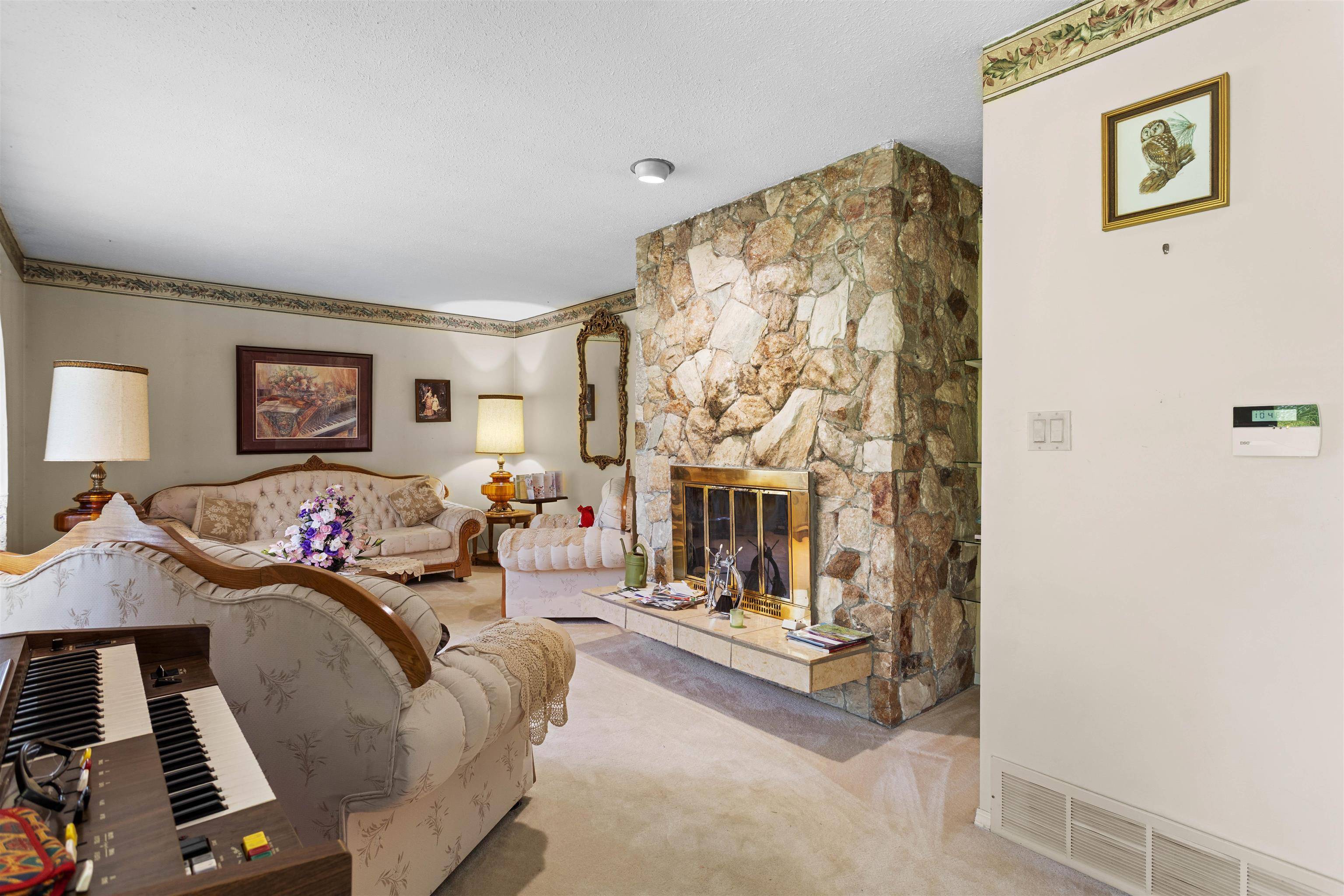 Maple Ridge, BC V2W 1N1,11668 272 ST