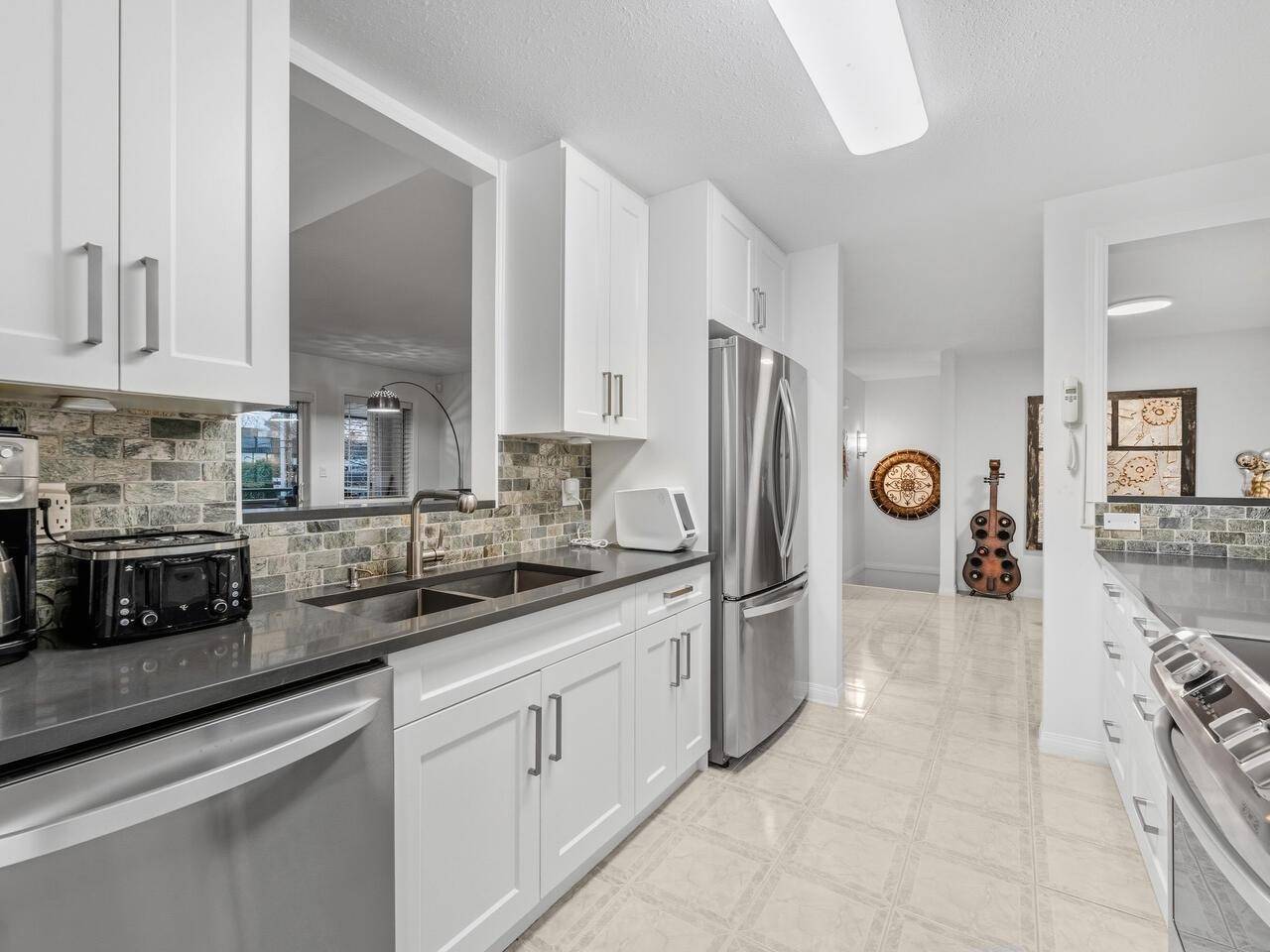 Langley, BC V2Y 1L2,19645 64 AVE #402