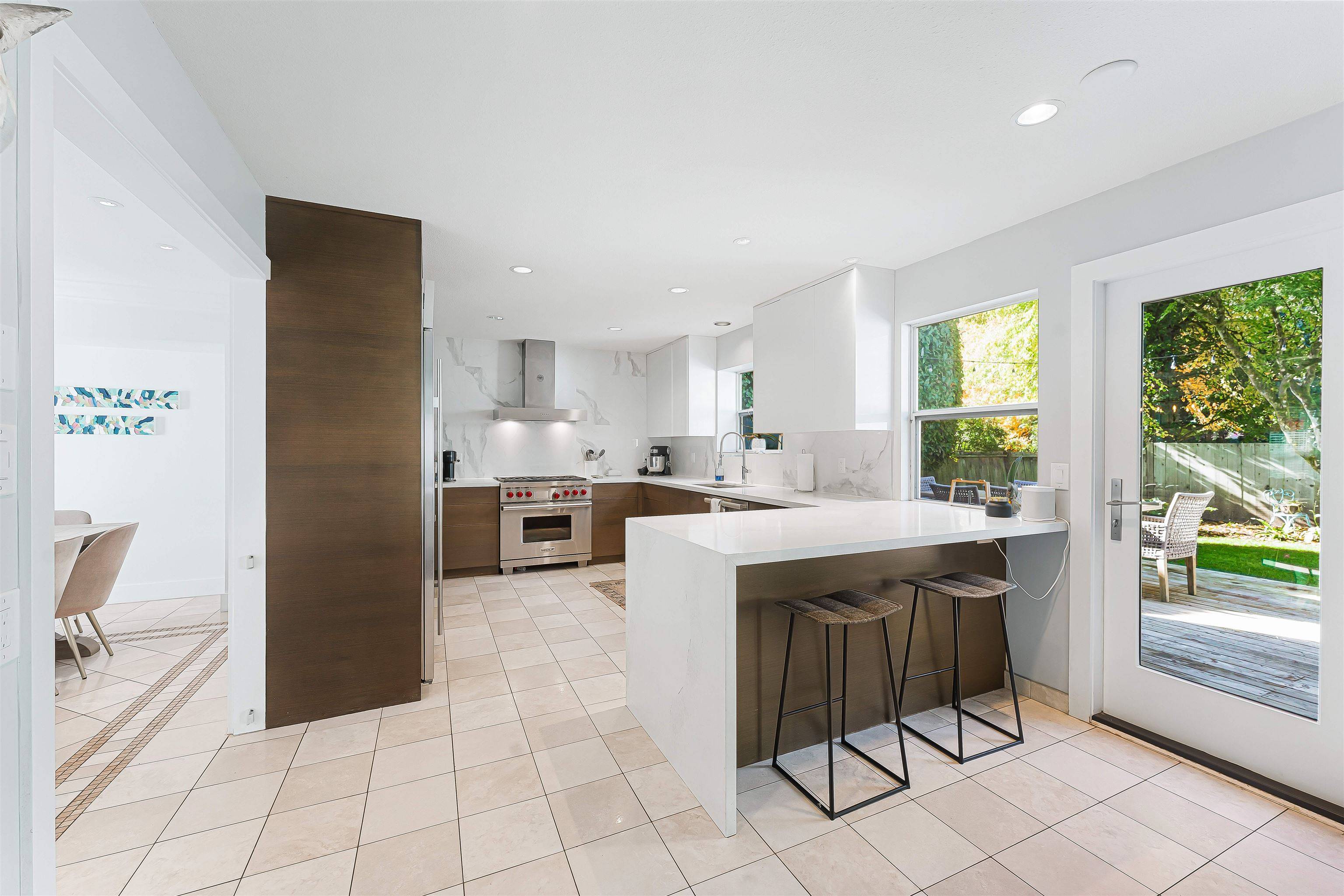 North Vancouver, BC V7G 2M4,3968 Frames PL