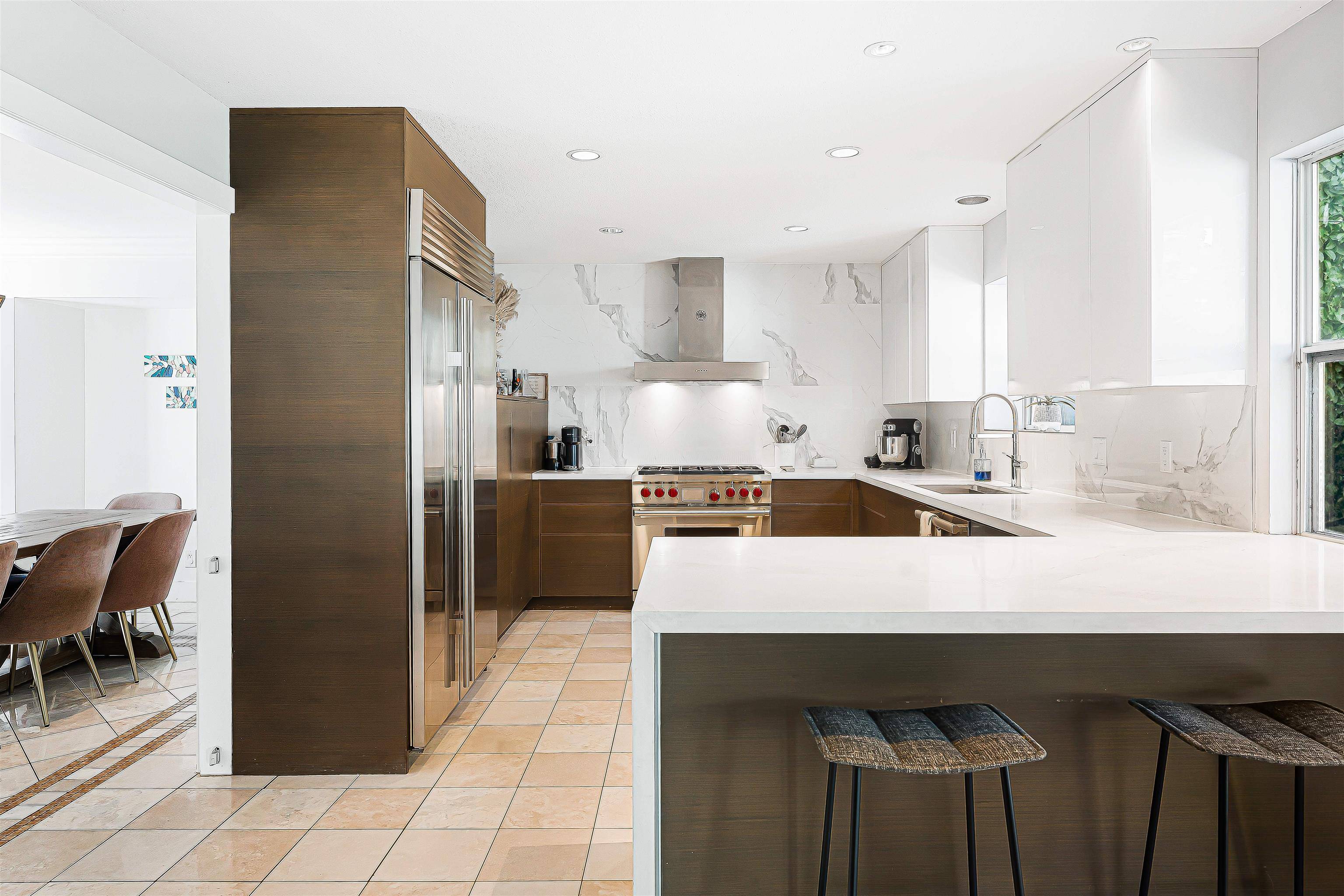 North Vancouver, BC V7G 2M4,3968 Frames PL