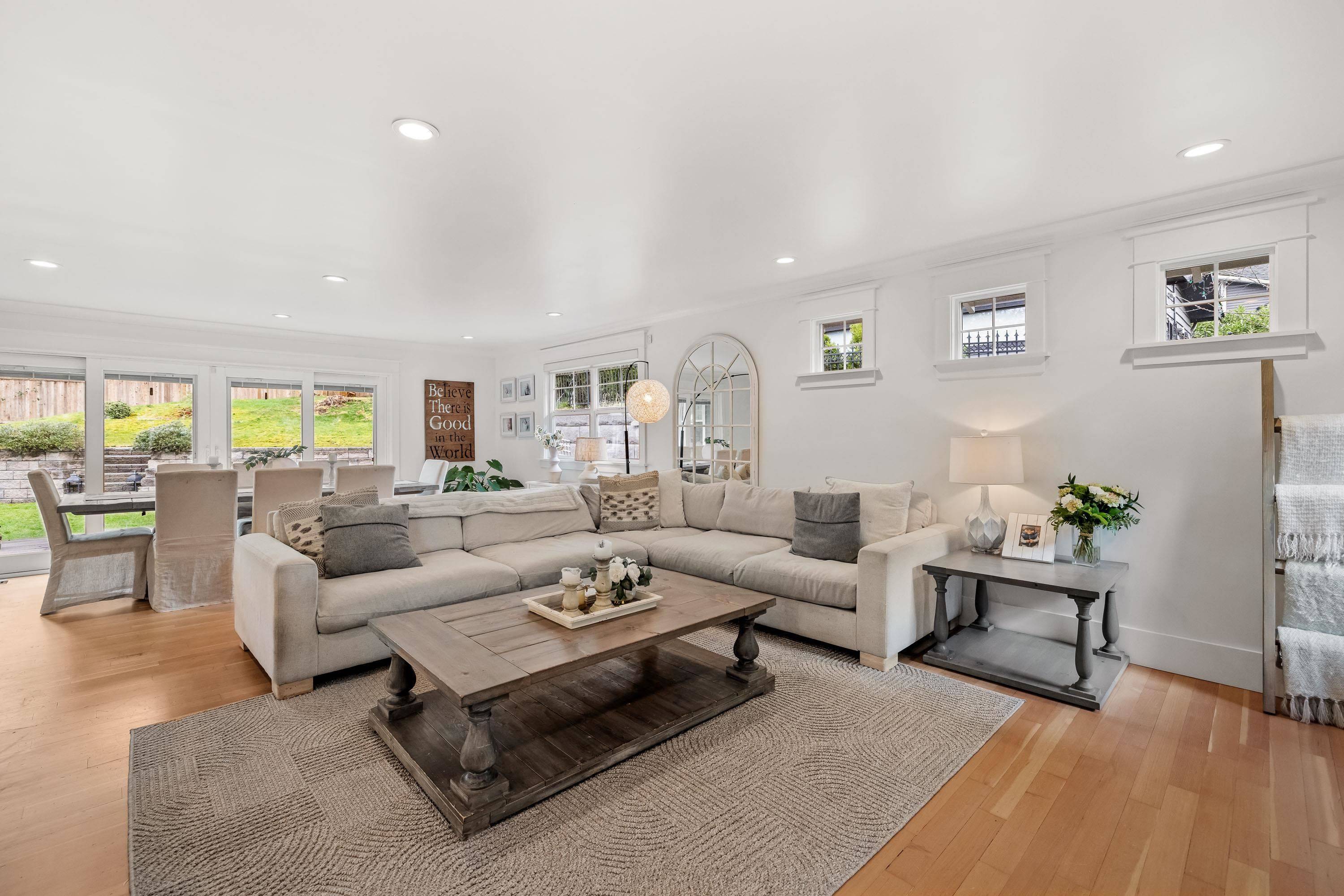 Langley, BC V3A 3C2,20492 43 AVE