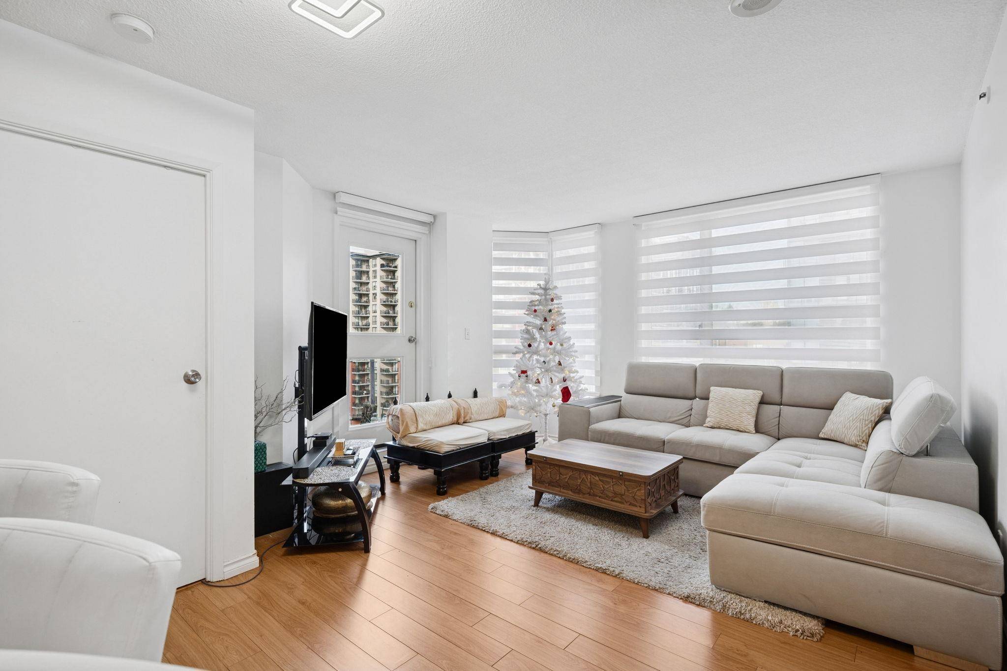 New Westminster, BC V3M 6R4,828 Agnes ST #1402