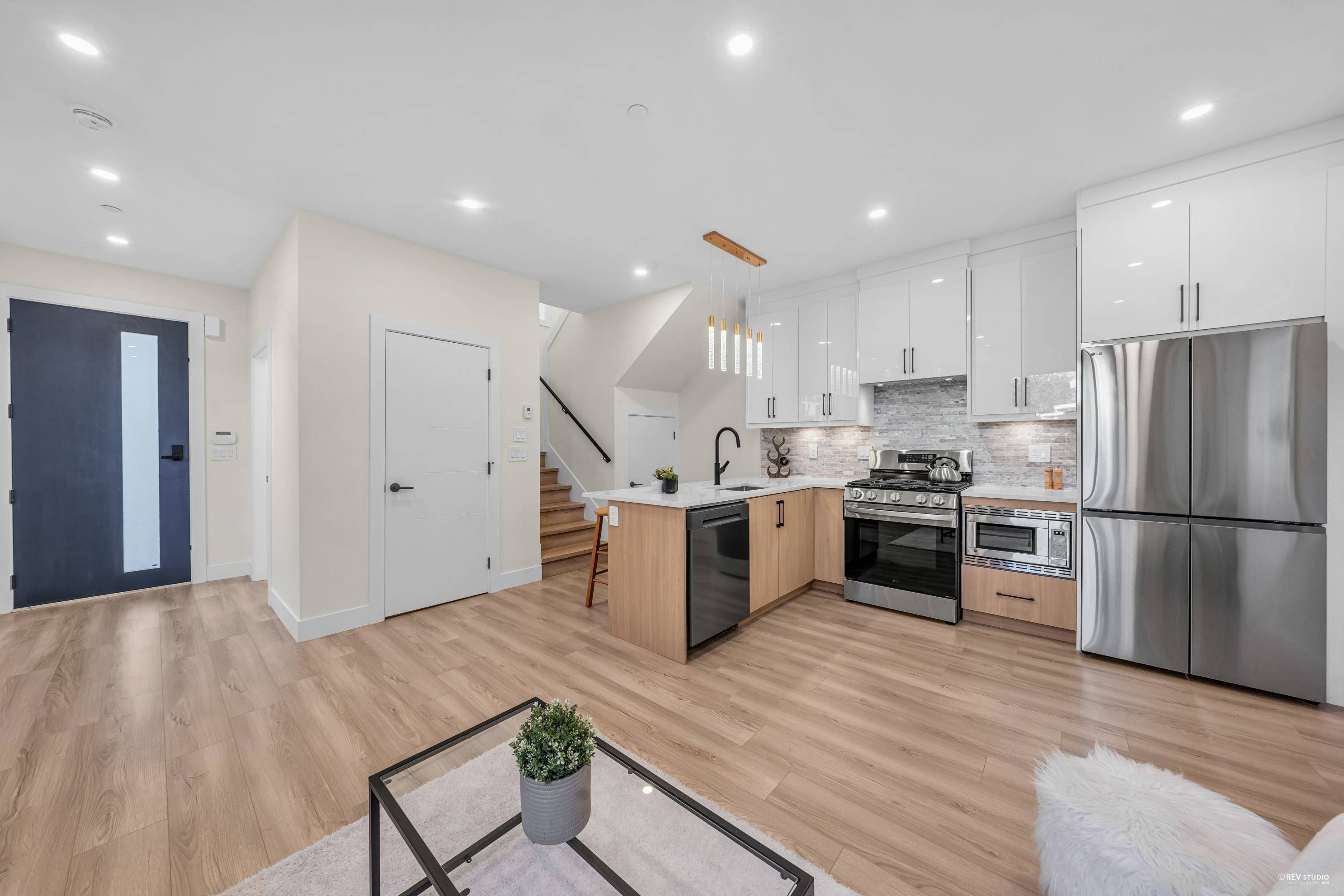 Vancouver, BC V5M 1H3,2703 East 3rd AVE #2