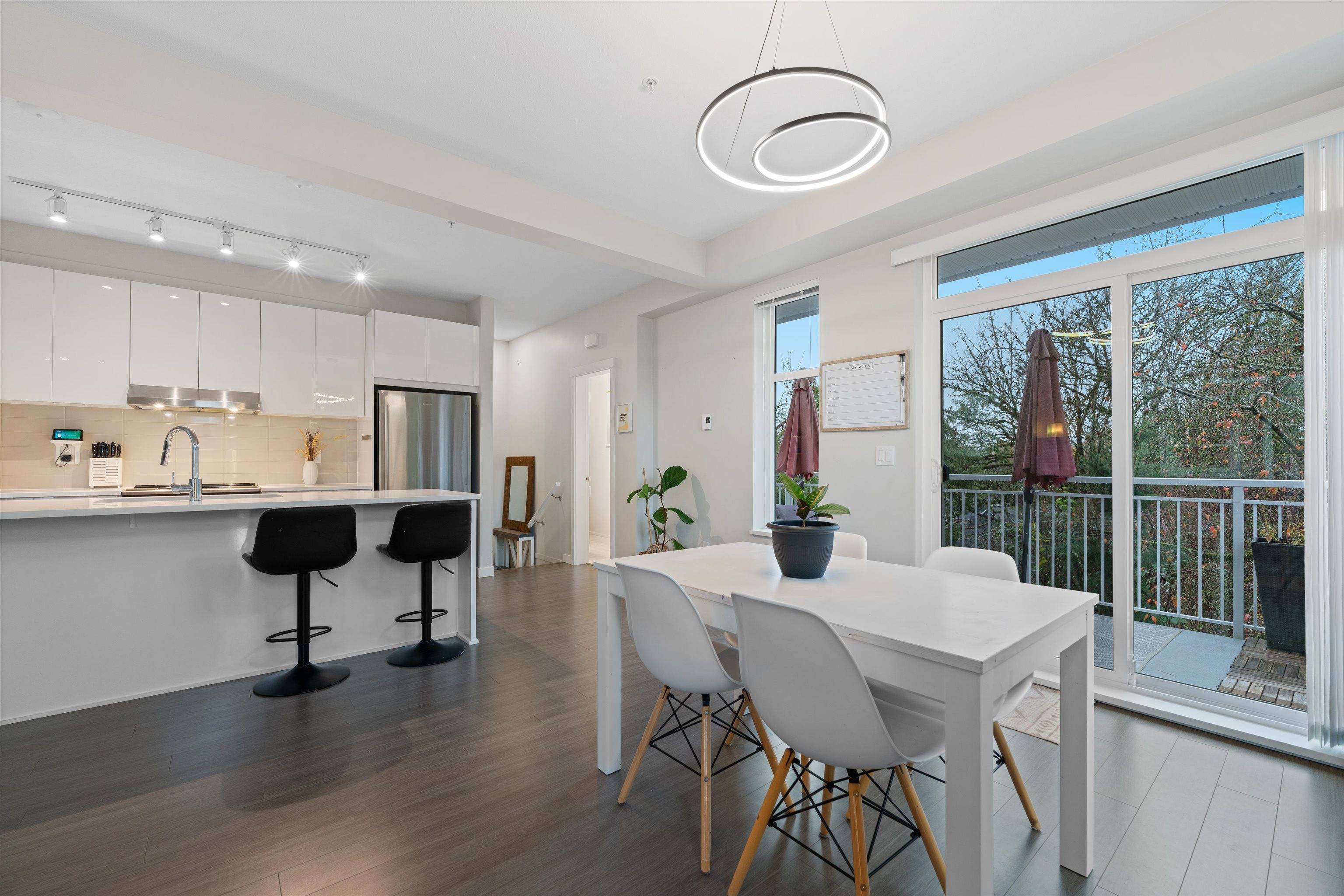 Maple Ridge, BC V2X 4K9,11295 Pazarena PL #1904