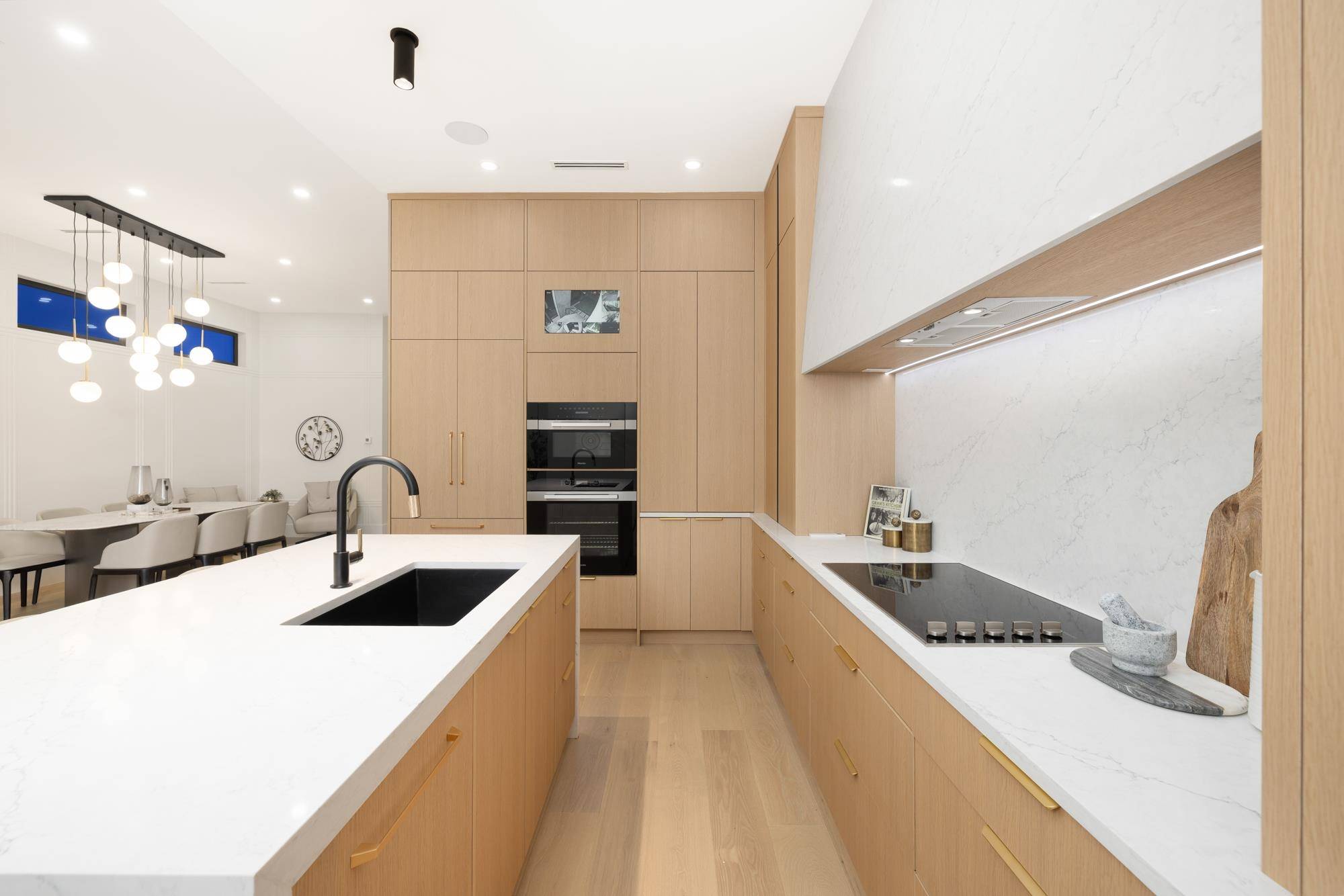 Burnaby, BC V5B 3N7,131 Grosvenor AVE