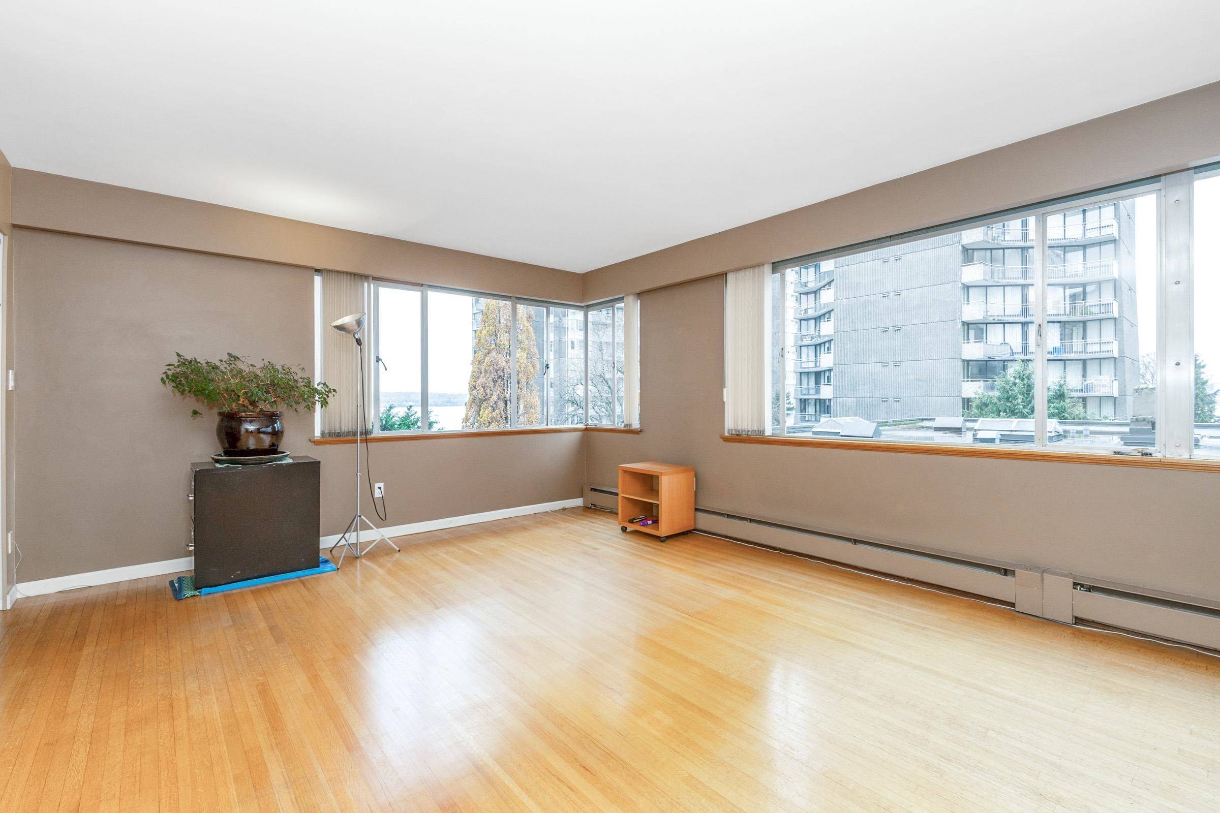 Vancouver, BC V6G 2J2,1315 Cardero ST #401