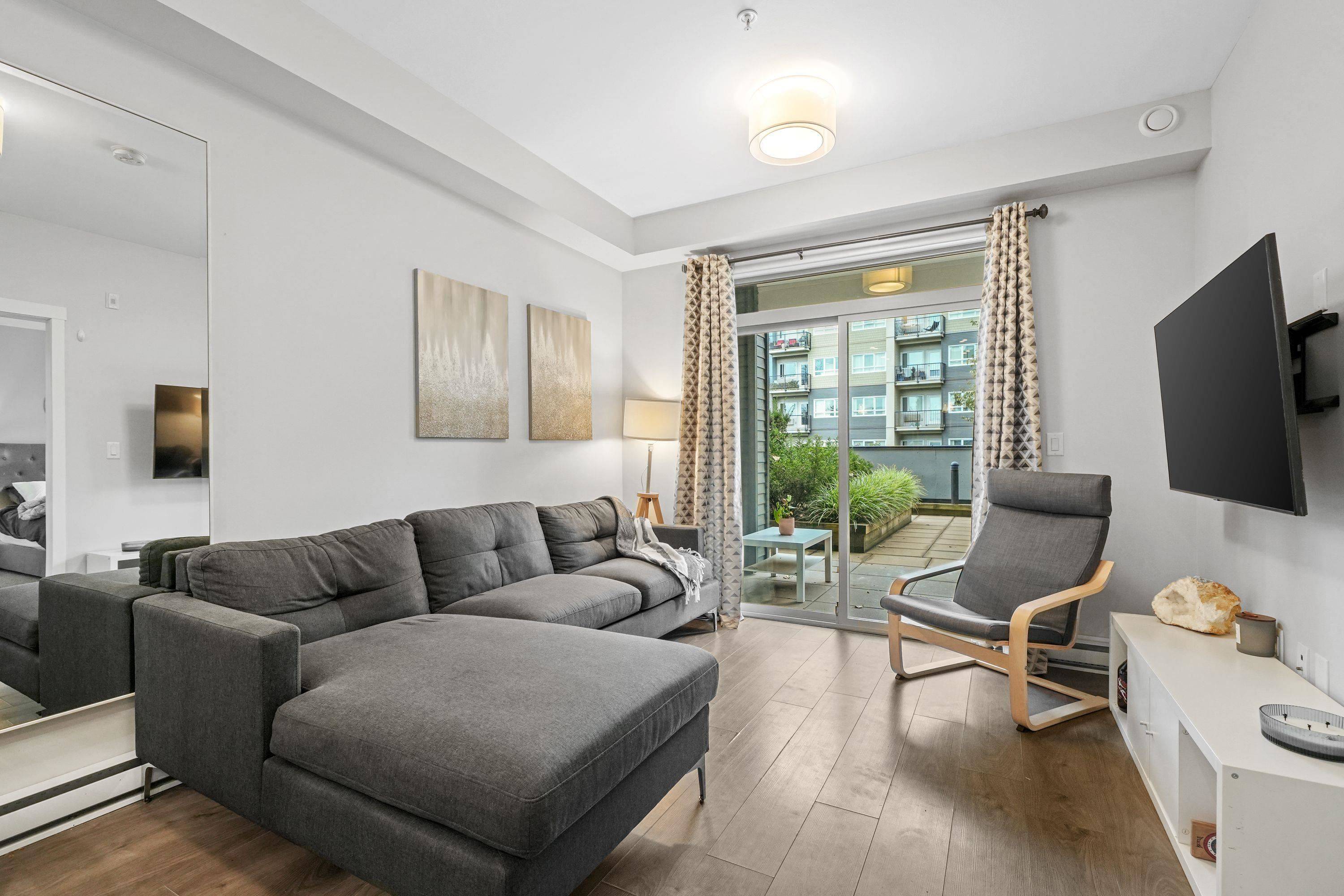 Chilliwack, BC V2P 0J8,45562 Airport RD #206