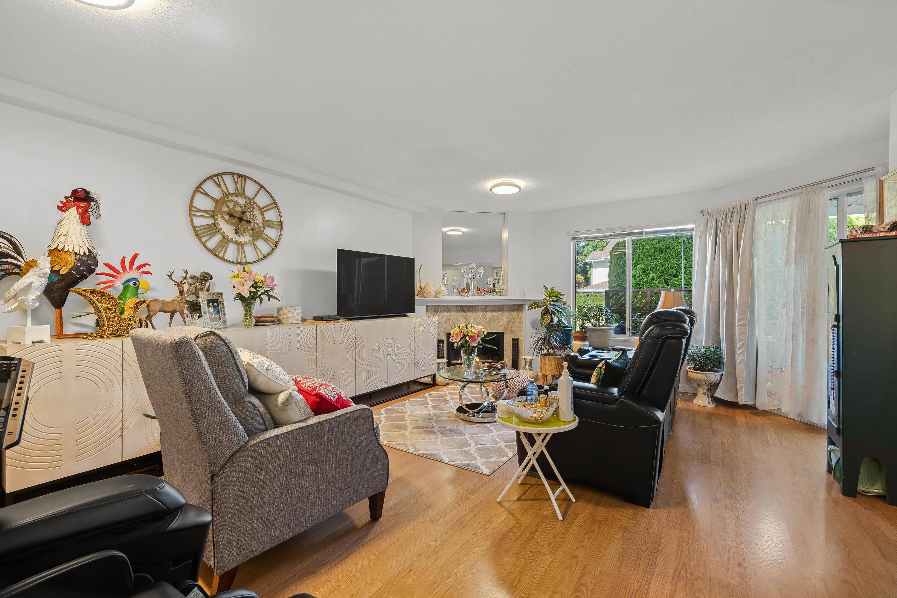 Surrey, BC V3V 7R4,9271 122nd ST #39