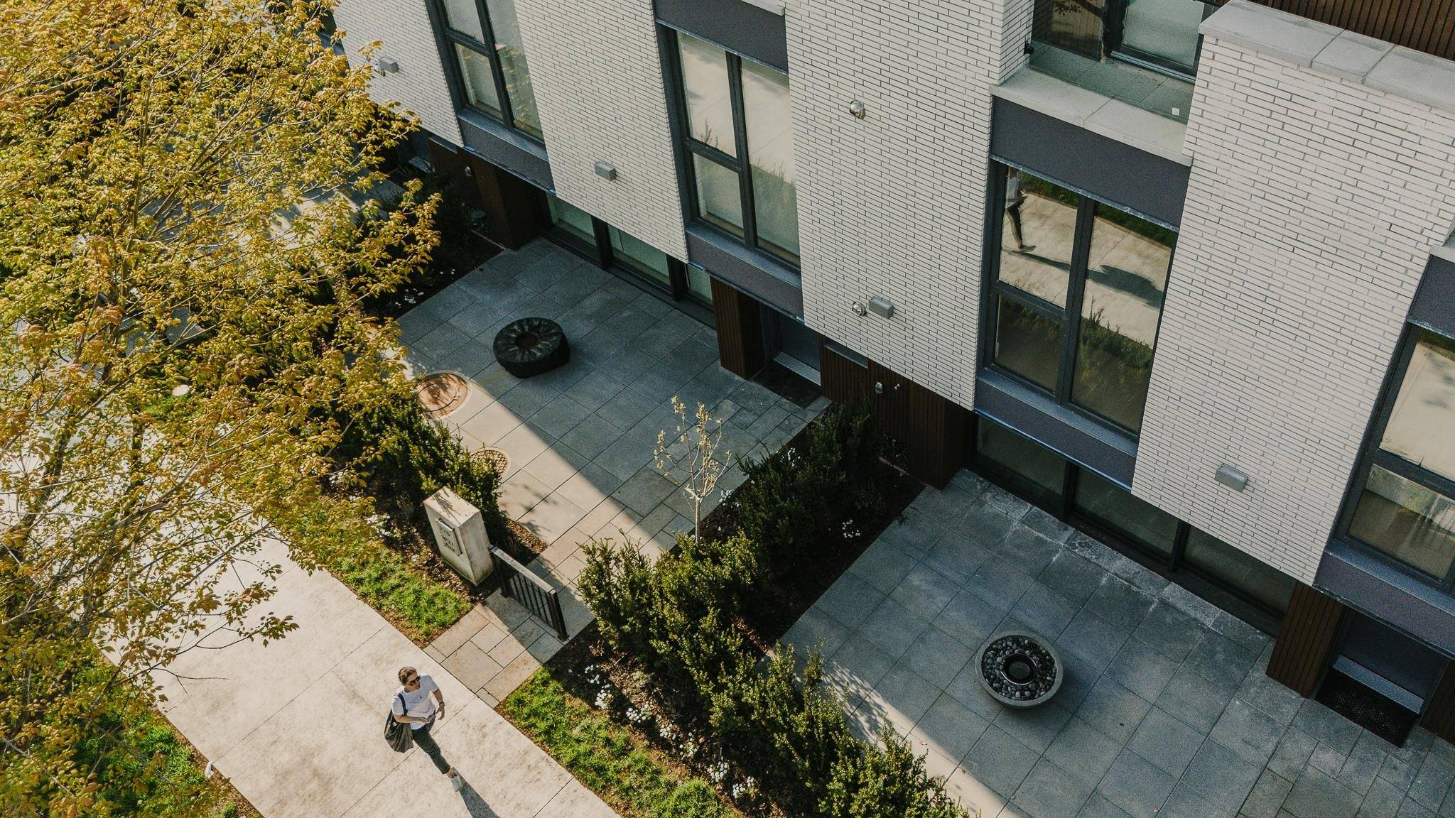 Vancouver, BC V5V 2K9,772 W 27th AVE