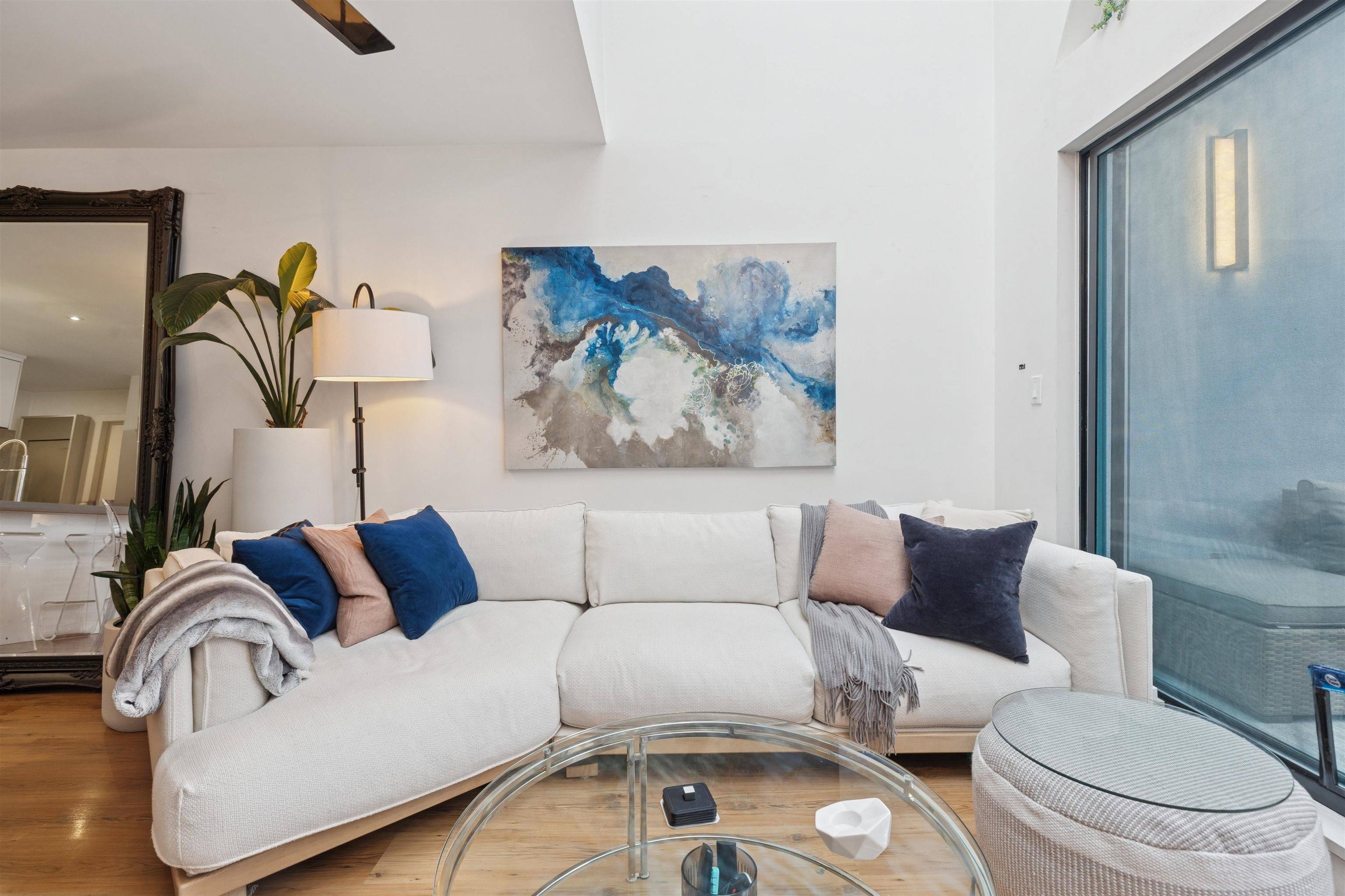 Port Coquitlam, BC V3B 7P8,1966 Coquitlam AVE #300