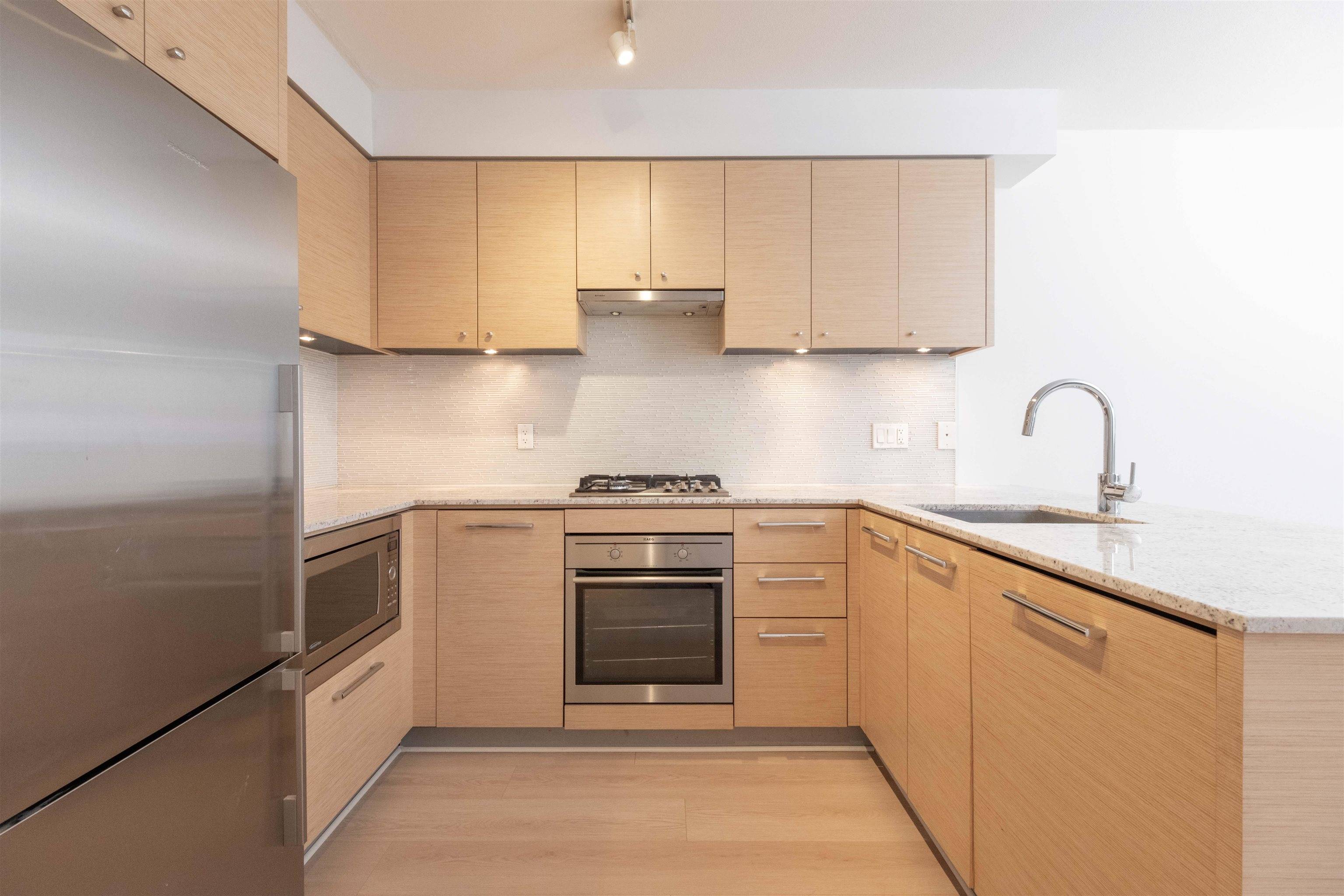 Richmond, BC V6Y 0H2,6180 Cooney RD #803