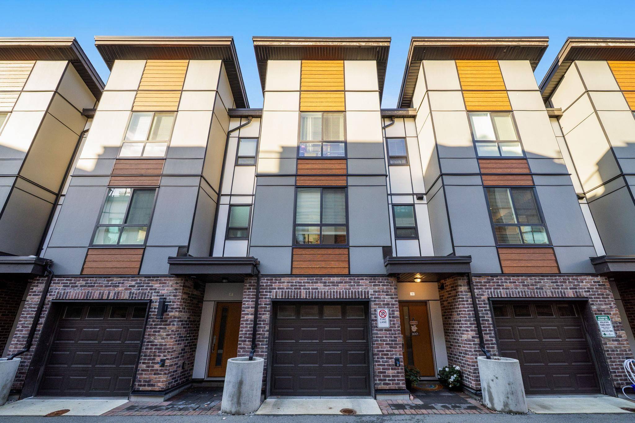 Langley, BC V3A 0K5,19789 55 AVE #18