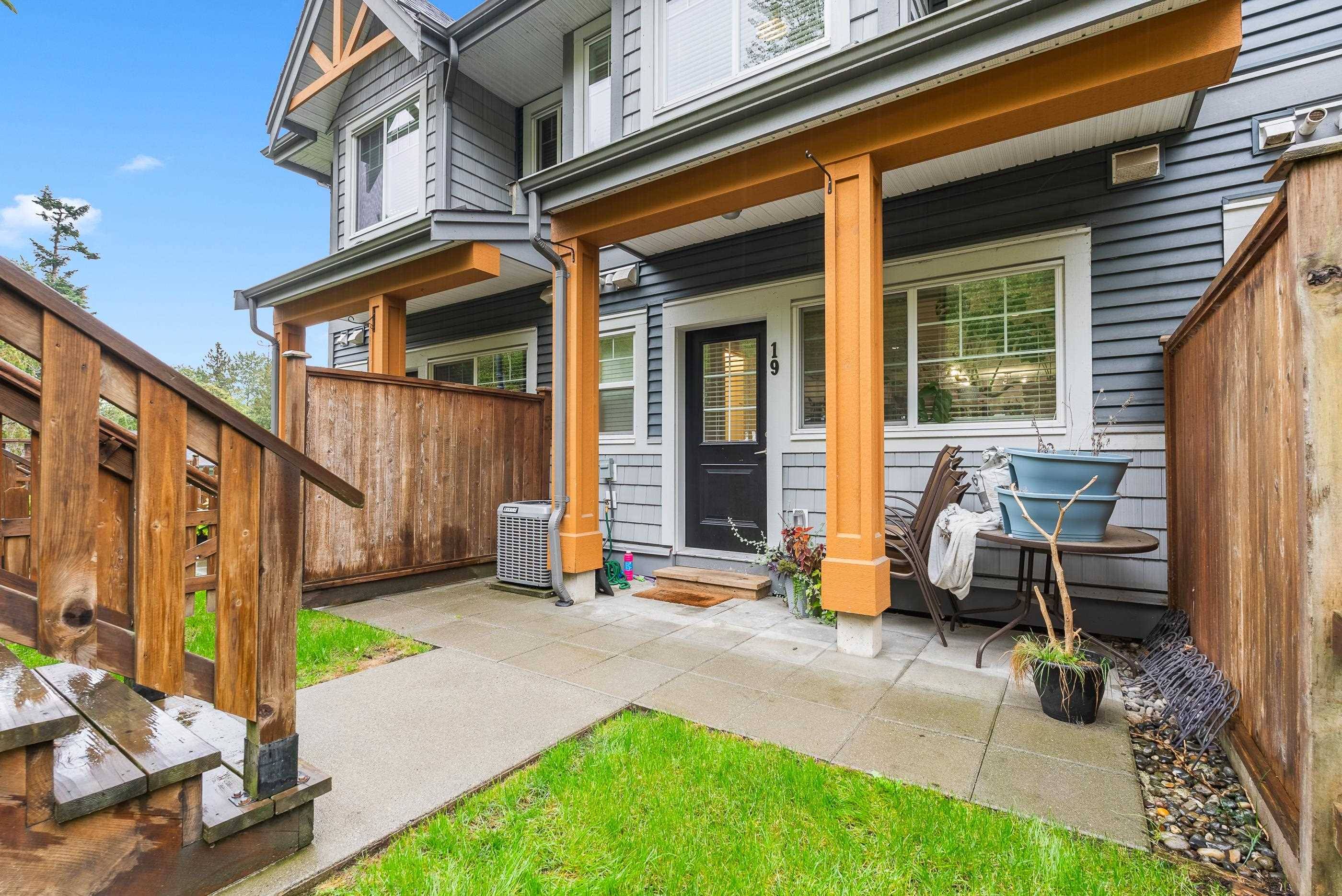 Maple Ridge, BC V2X 3N2,22810 113 AVE #19