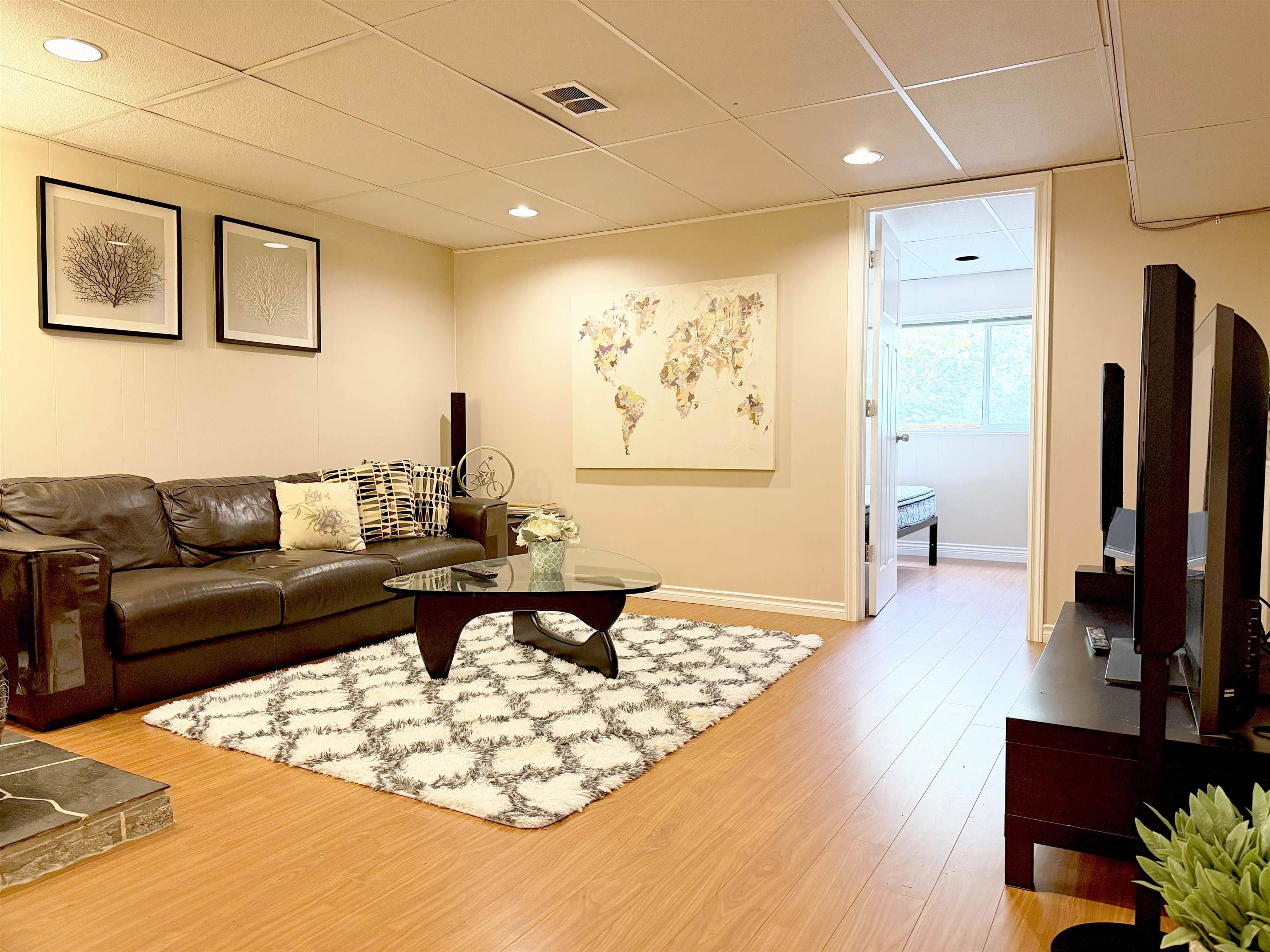 Burnaby, BC V5J 2T2,48xx Mckee PL