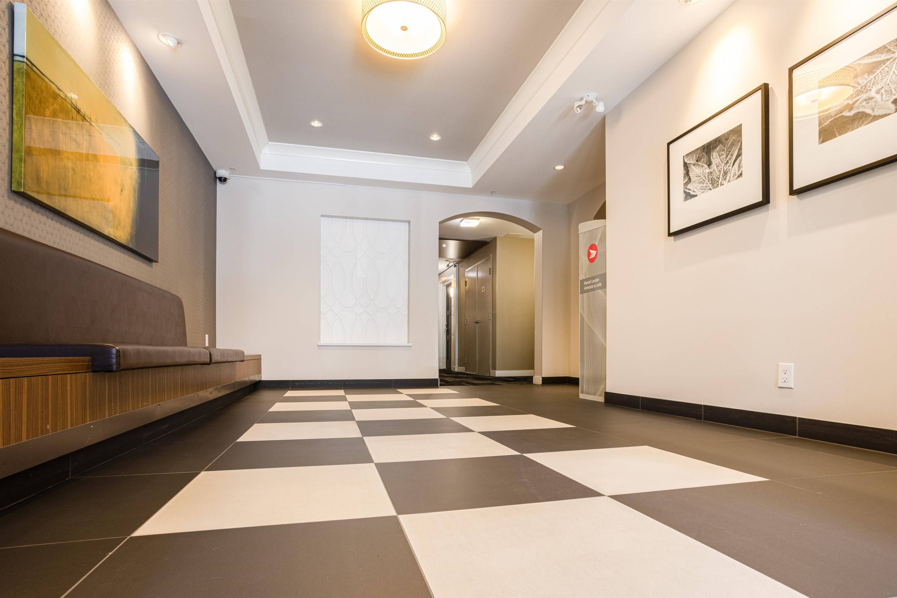 Coquitlam, BC V3J 0B5,553 Foster AVE #207