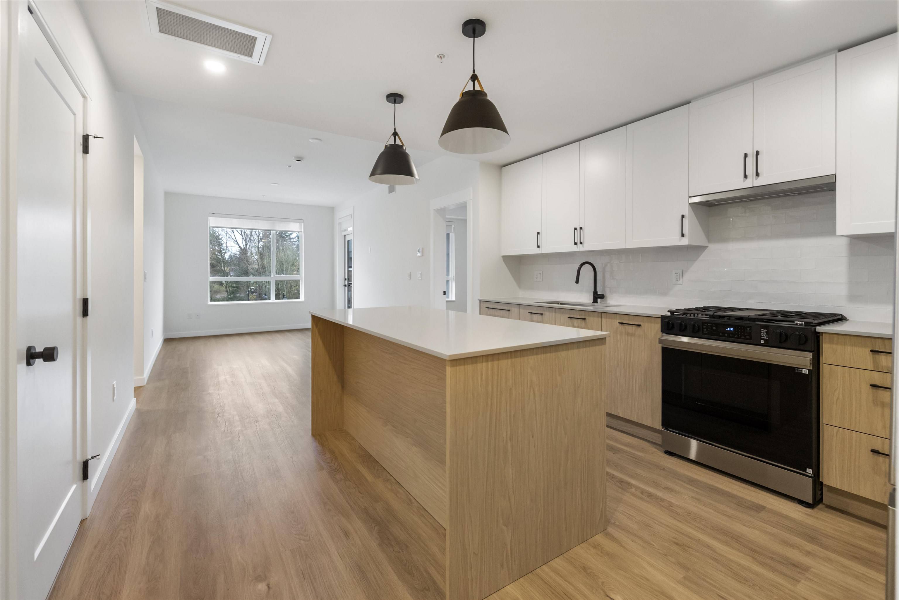 Langley, BC V4W 0E4,27218 Aldergrove Town Centre DR #302