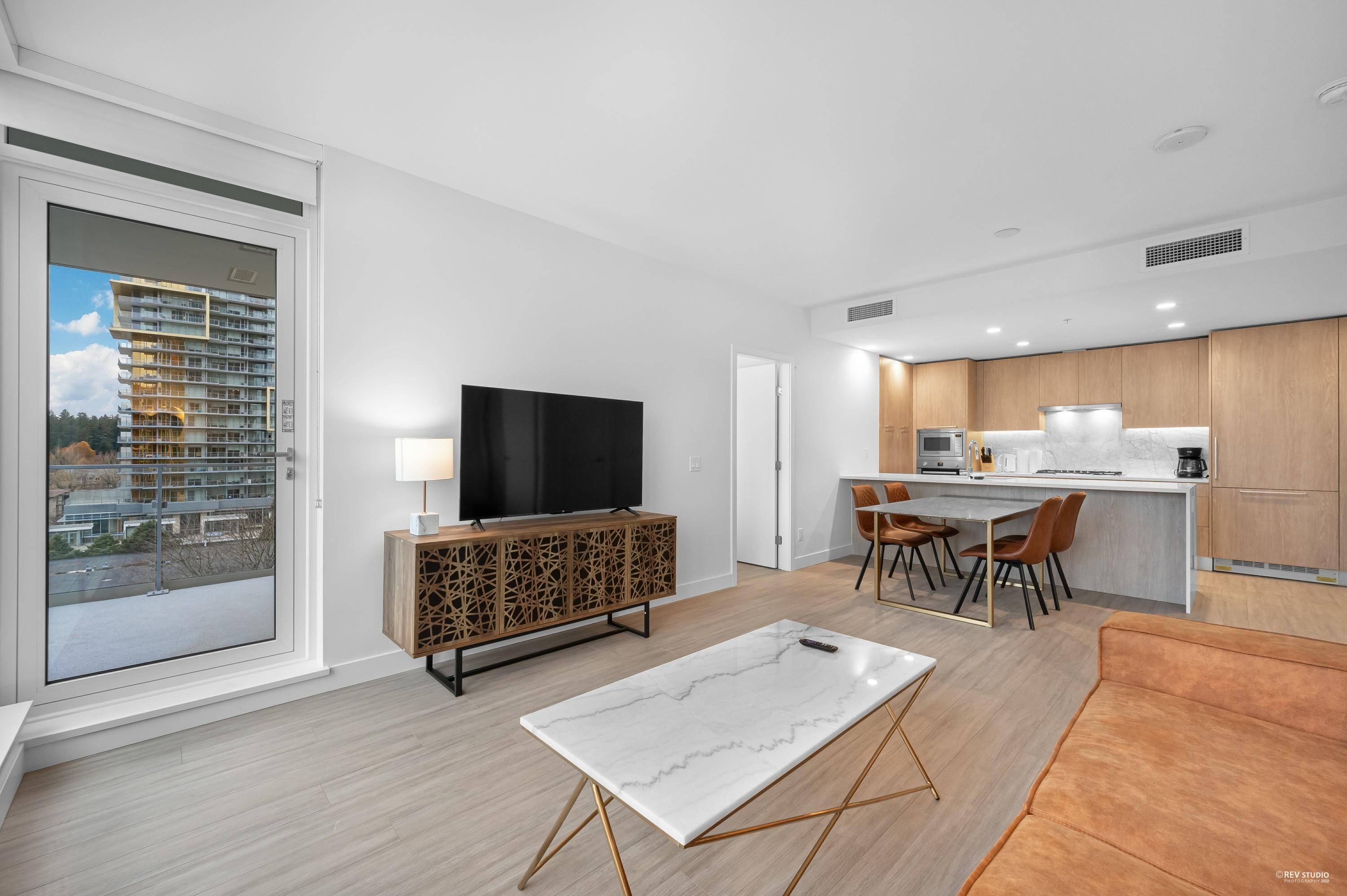 Burnaby, BC V5H 0K7,6398 Silver AVE #703