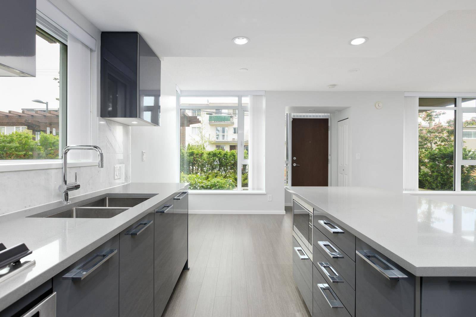 Burnaby, BC V5H 3M2,6691 Marlborough AVE