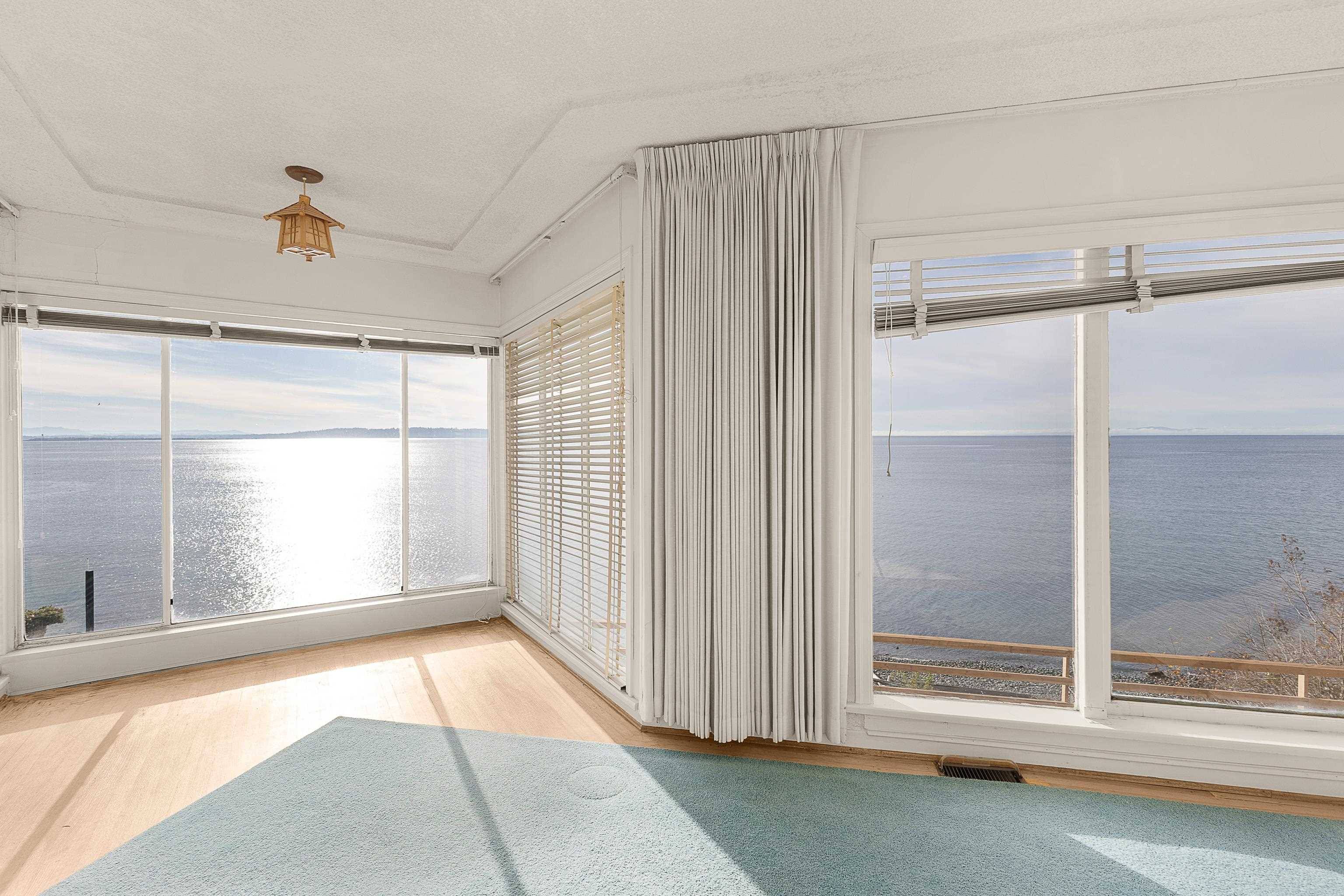 White Rock, BC V3S 1P6,14458 Marine DR